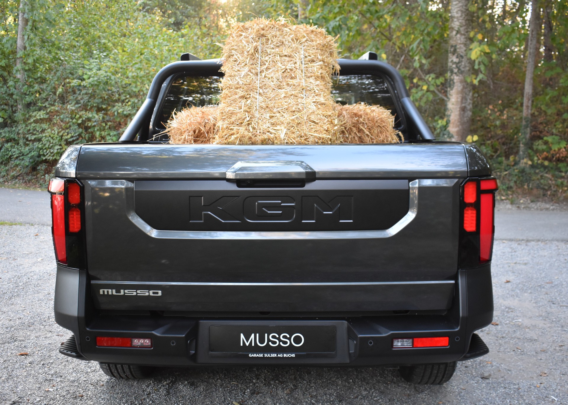 KGM-SsangYong Musso 2.2 Titanium 4WD A-showroom-element-3