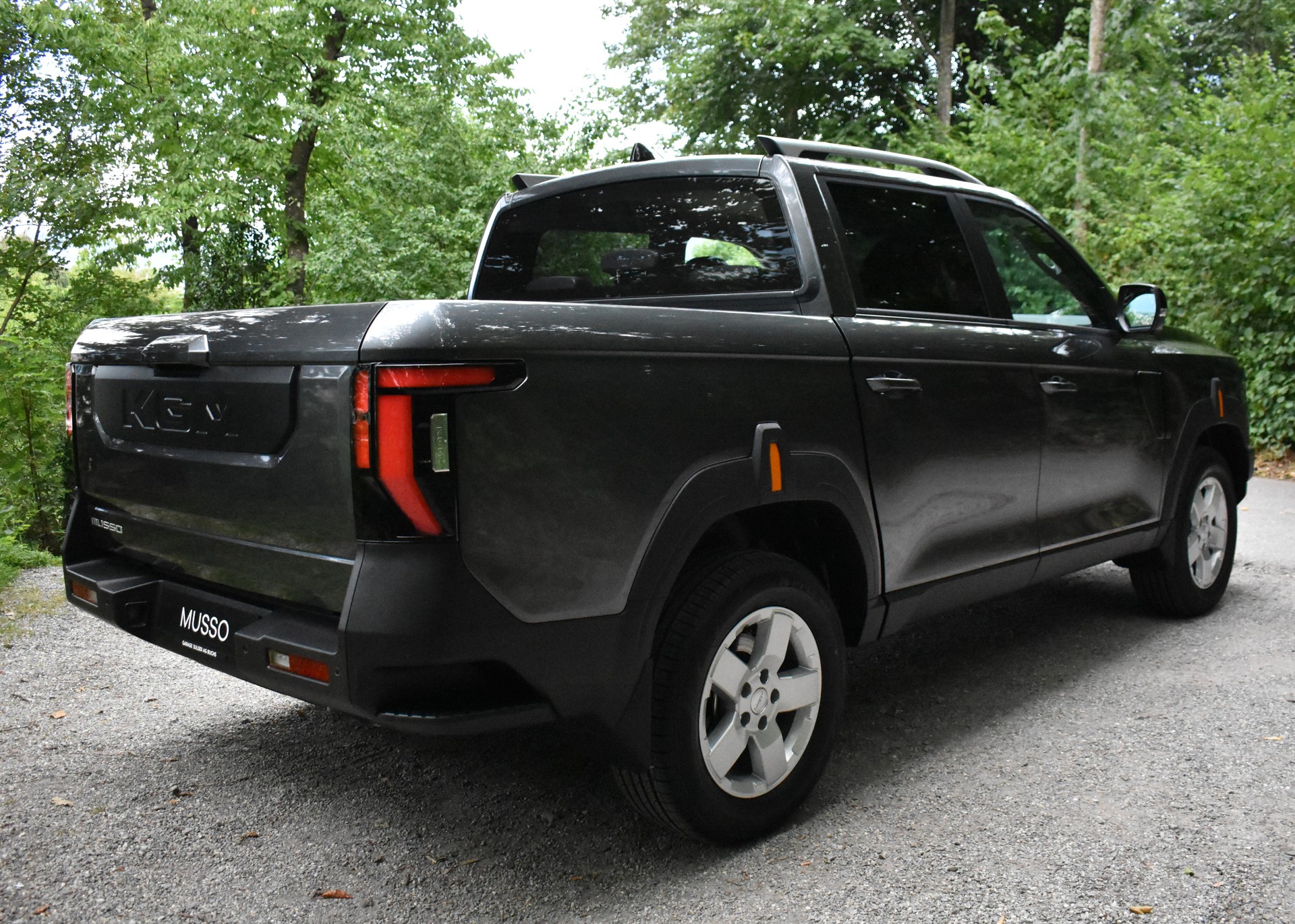 KGM-SsangYong Musso 2.2 Titanium 4WD A-showroom-element-2