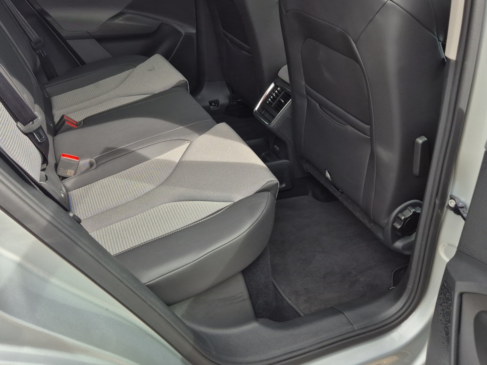 SKODA Enyaq iV 80-image-20