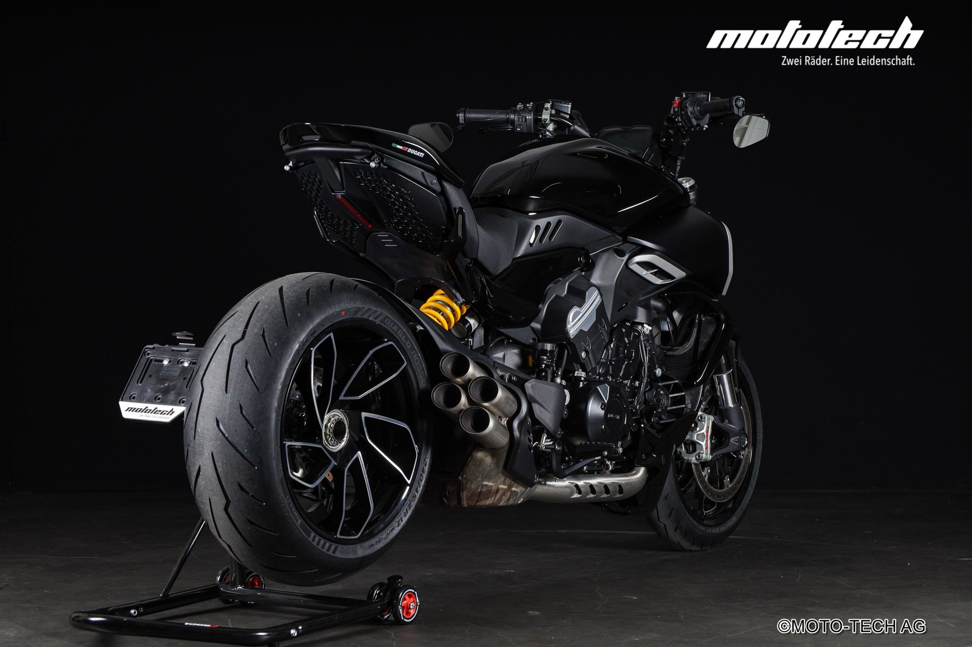 DUCATI Diavel V4-image-2