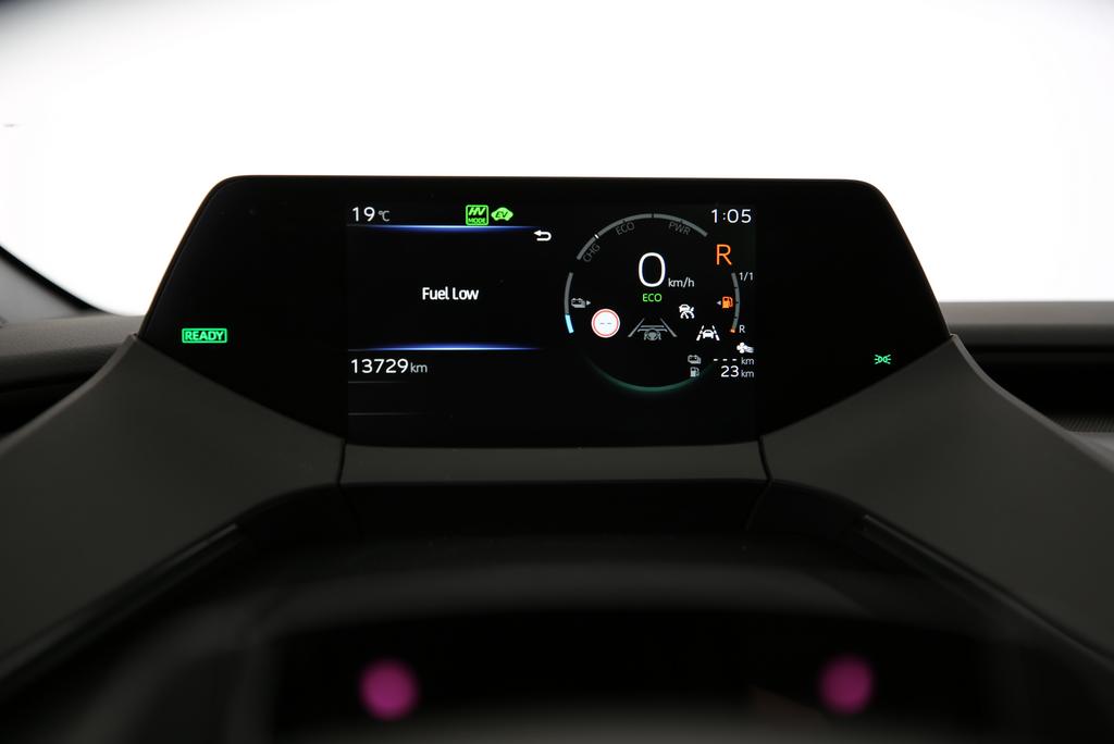 TOYOTA Prius 2.0 Plug-In-Hybrid Premium-image-14