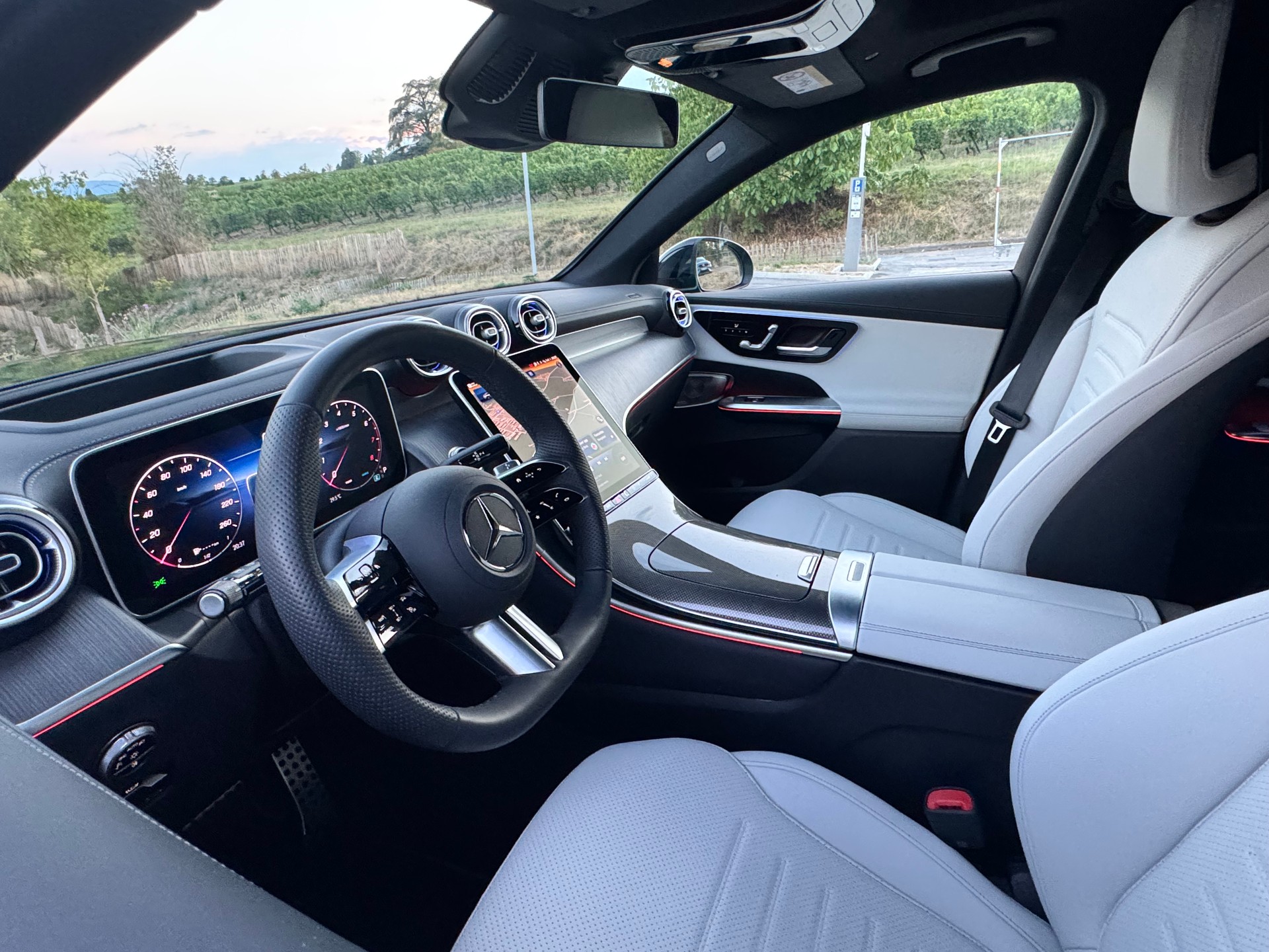 MERCEDES-BENZ GLC 200 Coupé AMG Line 4matic coupe-image-4