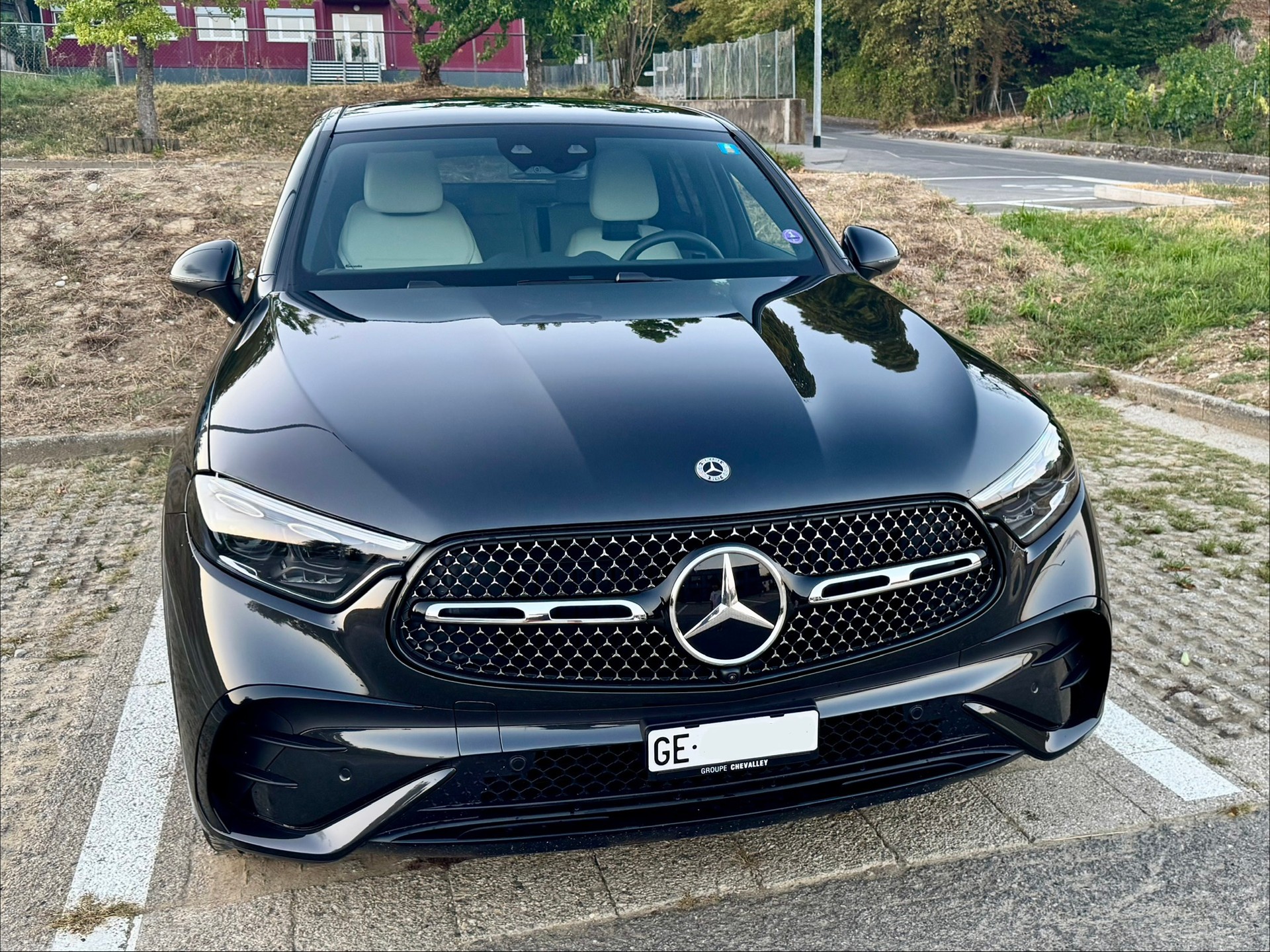 MERCEDES-BENZ GLC 200 Coupé AMG Line 4matic coupe-image-3