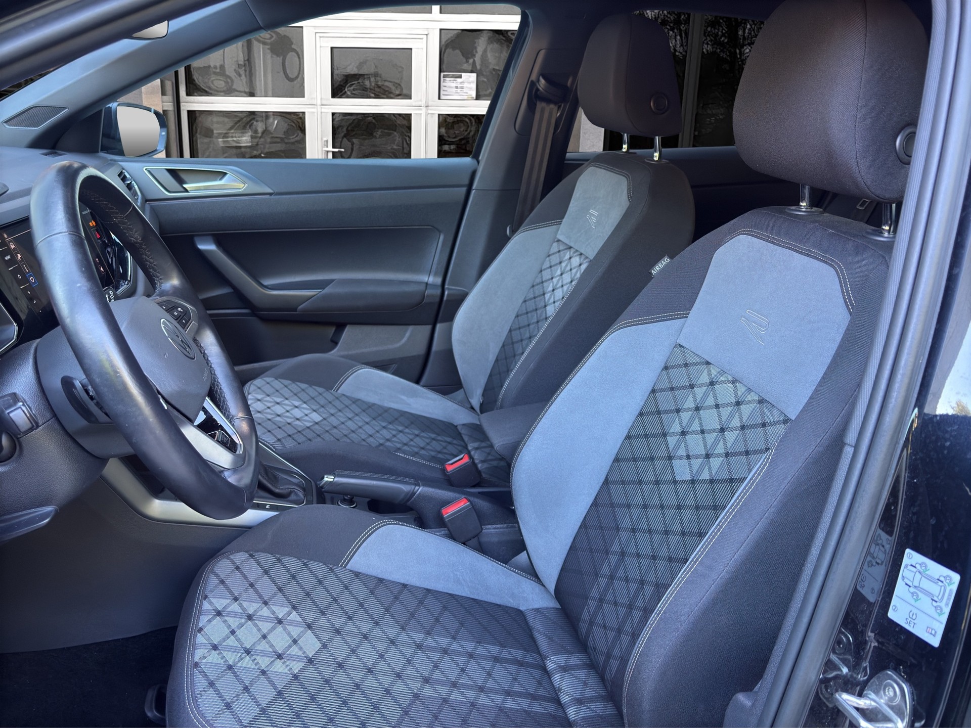 VW Polo 1.0 TSI R-Line DSG-image-14
