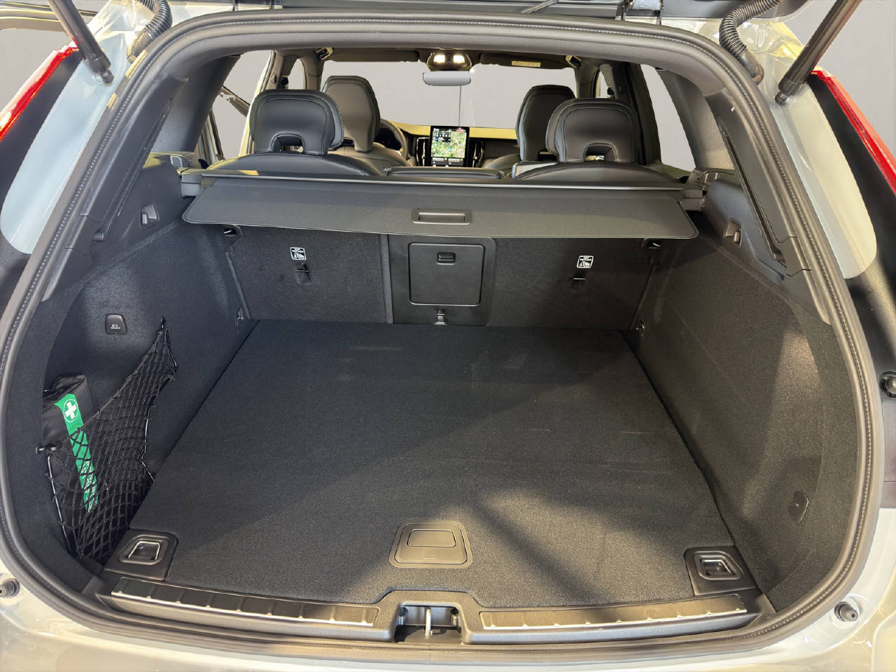 VOLVO XC60 2.0 T8 TE Black Edition eAWD-image-6