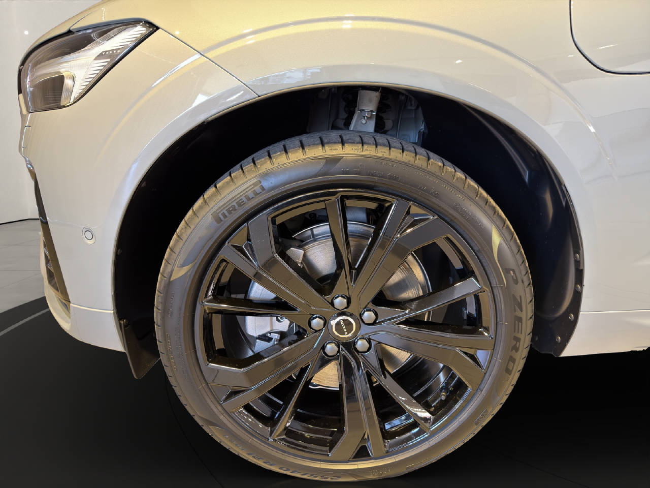 VOLVO XC60 2.0 T8 TE Black Edition eAWD-image-13