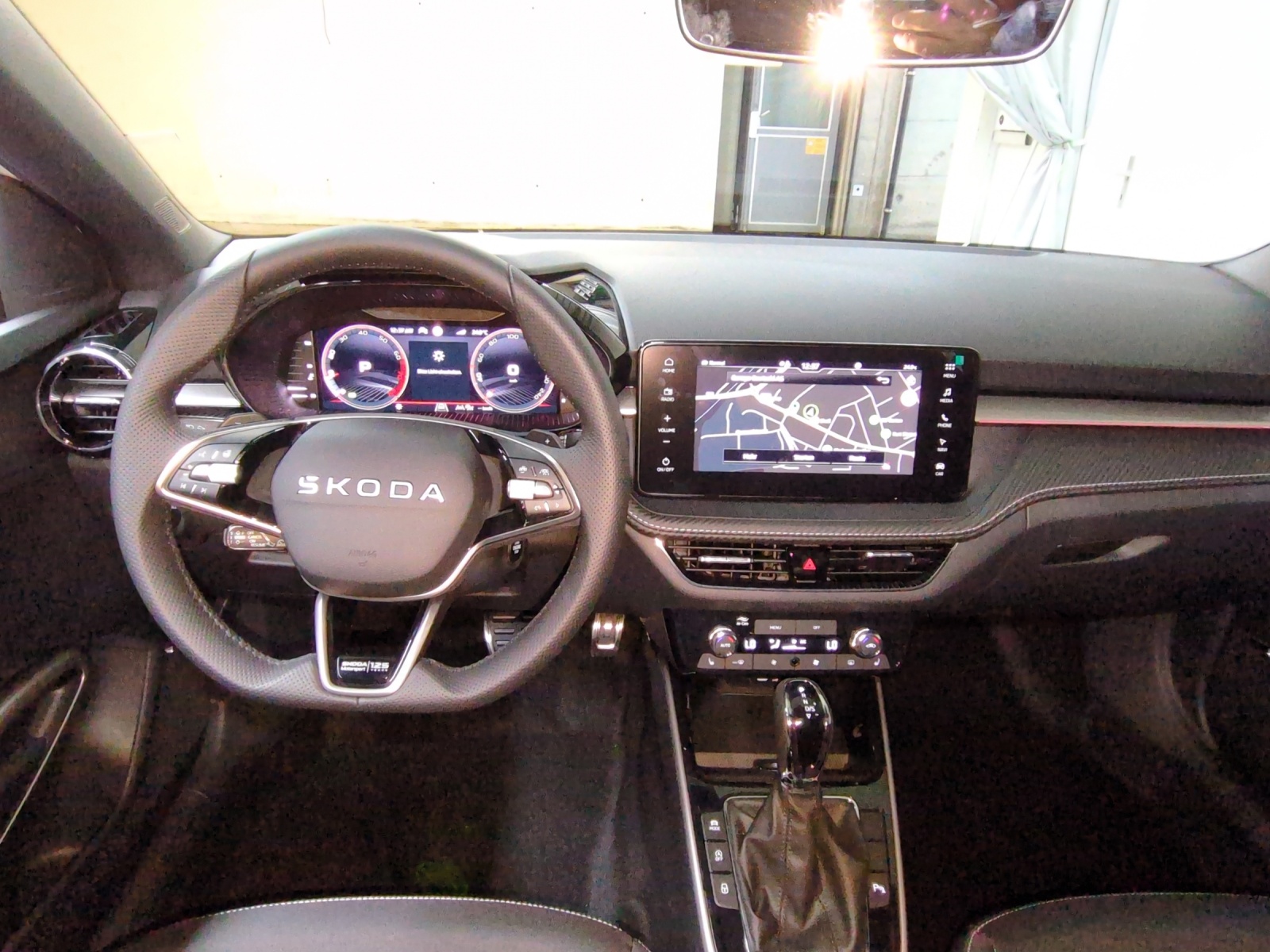SKODA Fabia 1.5 TSI Motorsport DSG-image-9