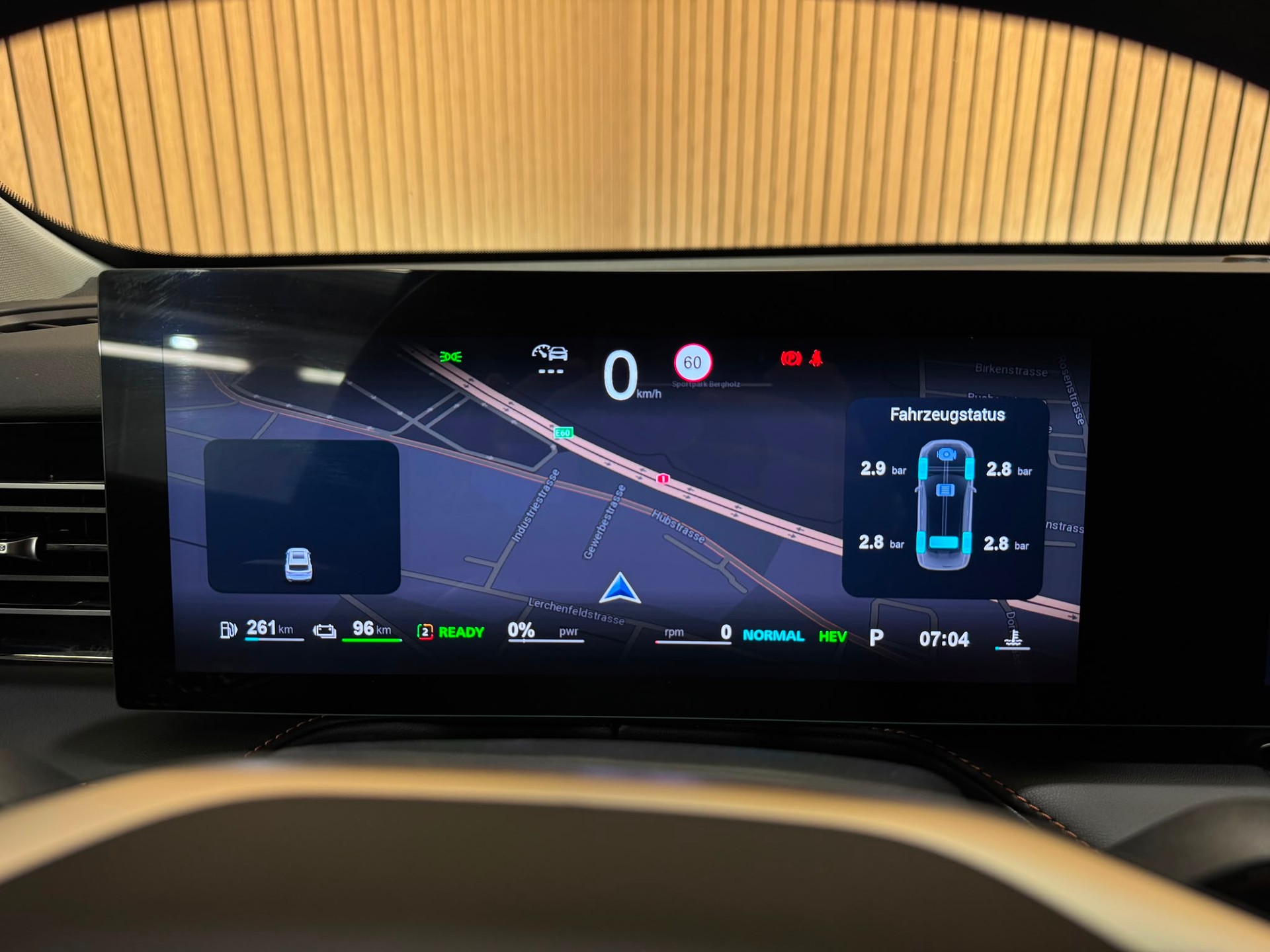 MG HS 1.5 T PHEV Luxury-image-12