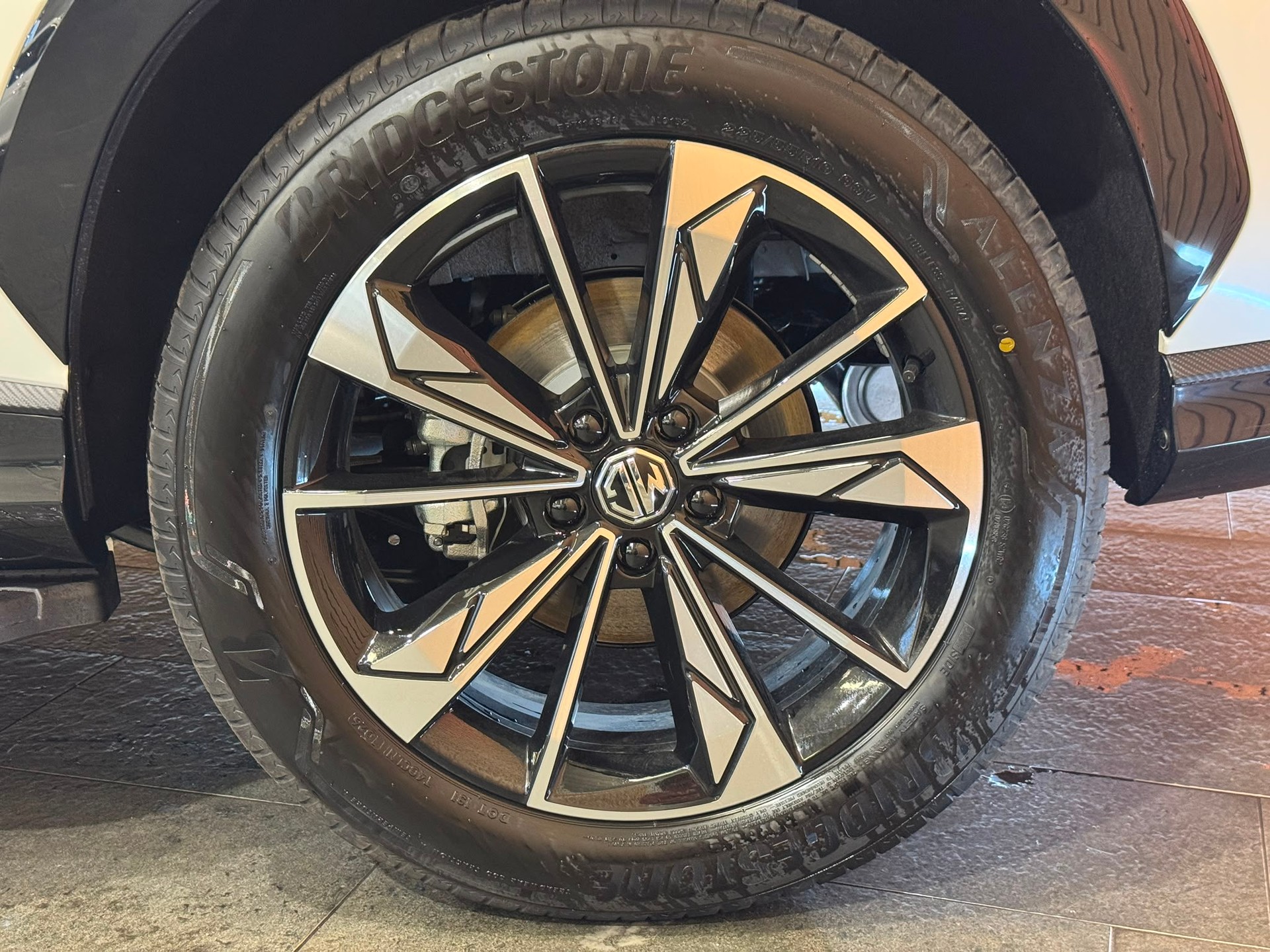 MG HS 1.5 T PHEV Luxury-image-8