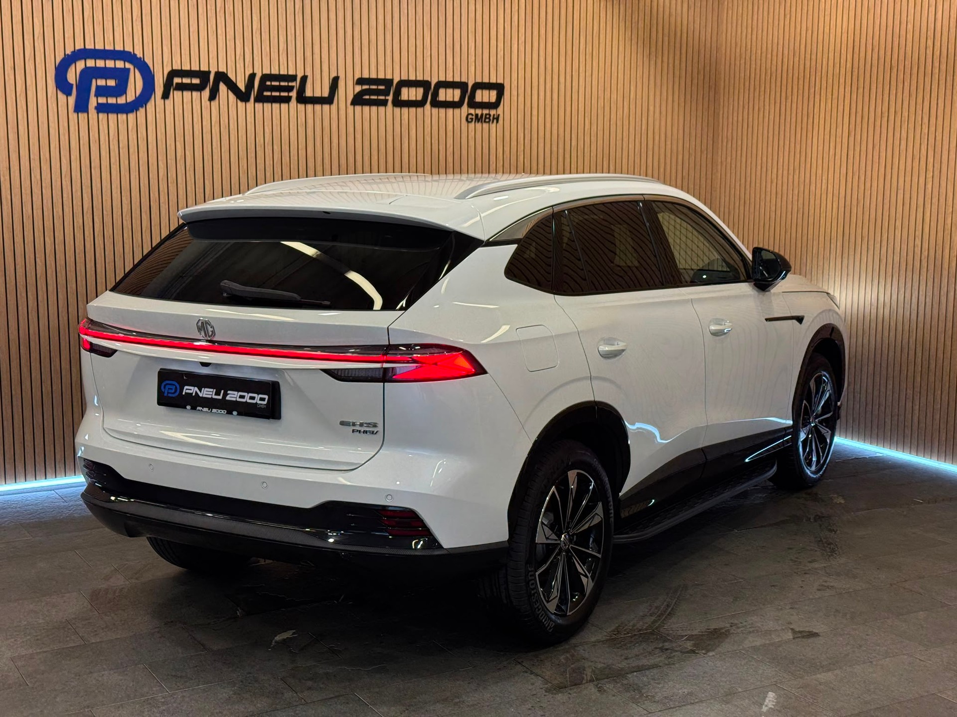 MG HS 1.5 T PHEV Luxury-image-5