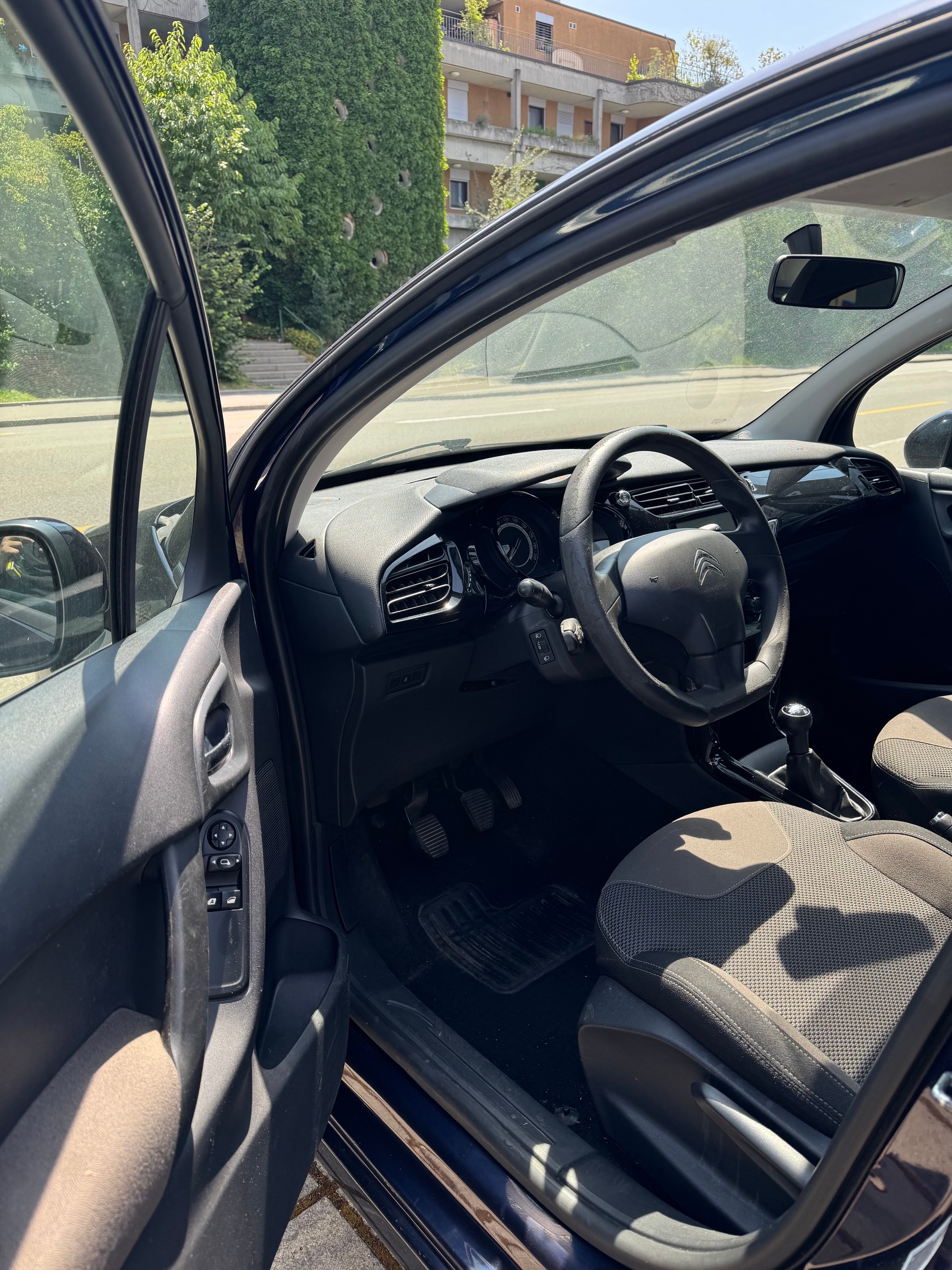 CITROEN C3 1.2i Attraction-image-6