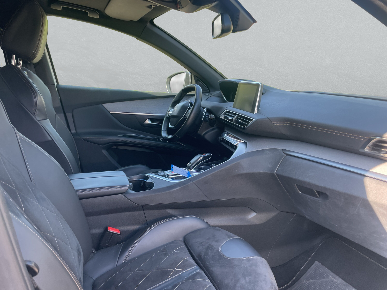 PEUGEOT 3008 2.0 BlueHDi 180 GT-image-8