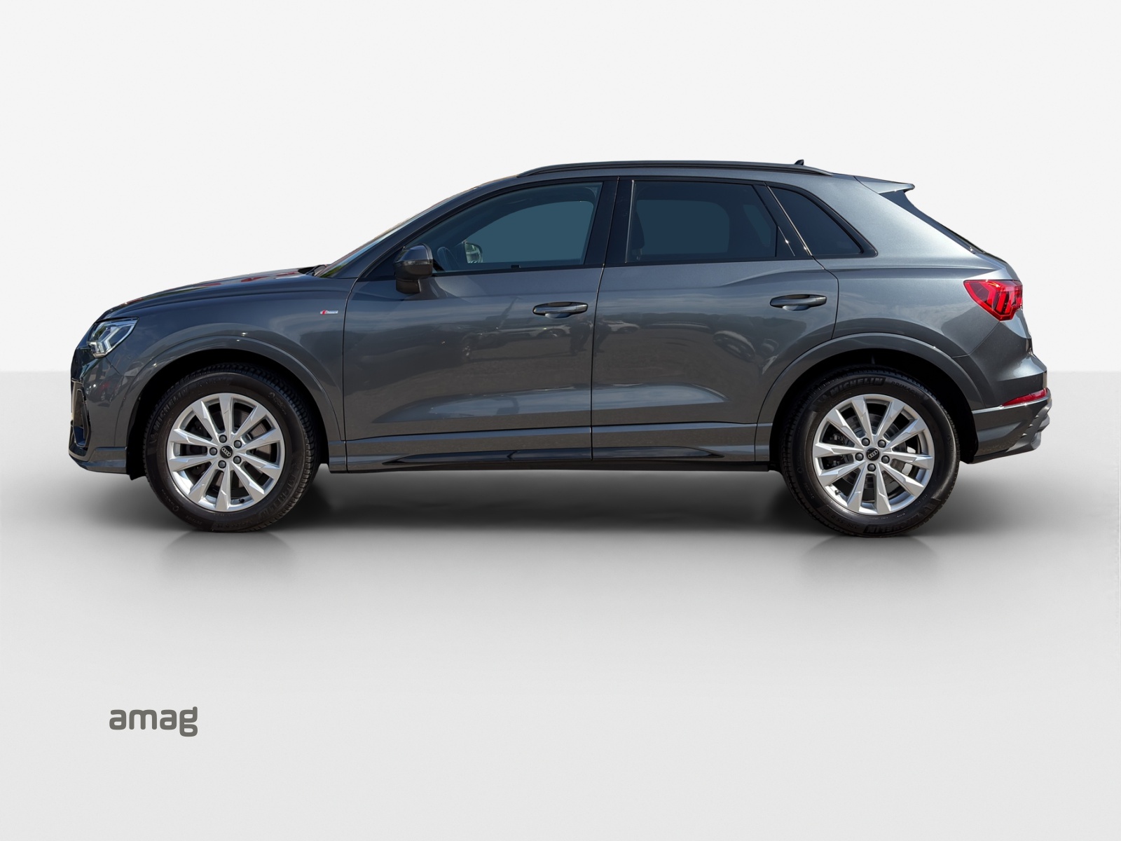 AUDI Q3 40 TFSI S line quattro S-tronic-showroom-element-1