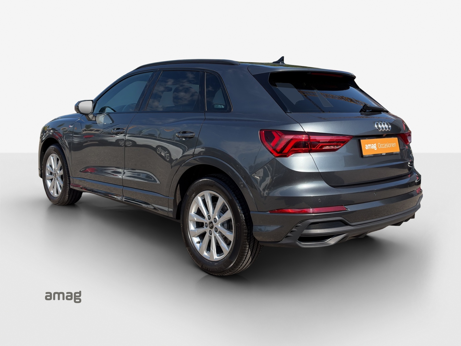 AUDI Q3 40 TFSI S line quattro S-tronic-showroom-element-2