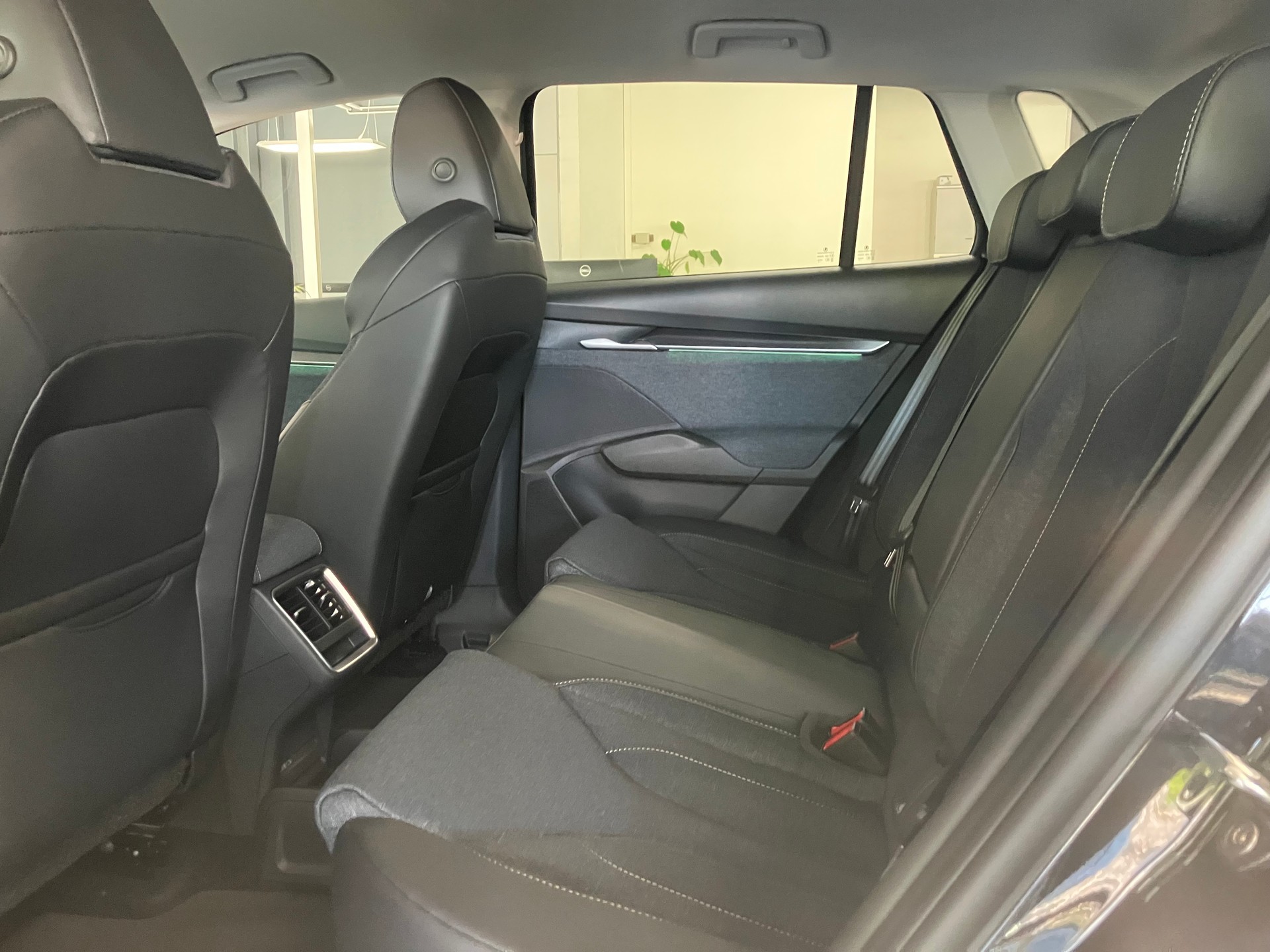 SKODA Elroq 85x Selection 4x4-image-9