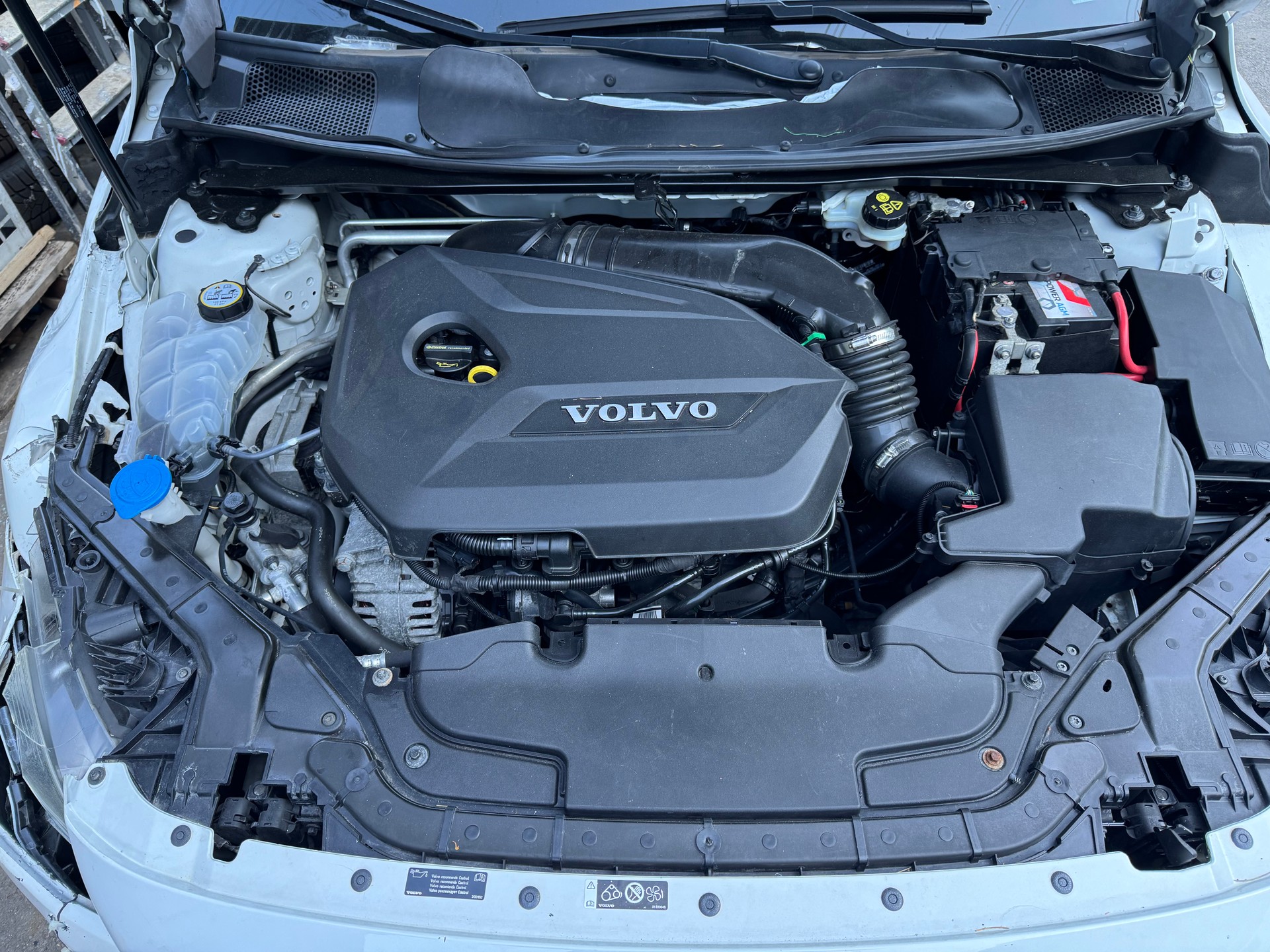 VOLVO V40 T2 Momentum-image-9