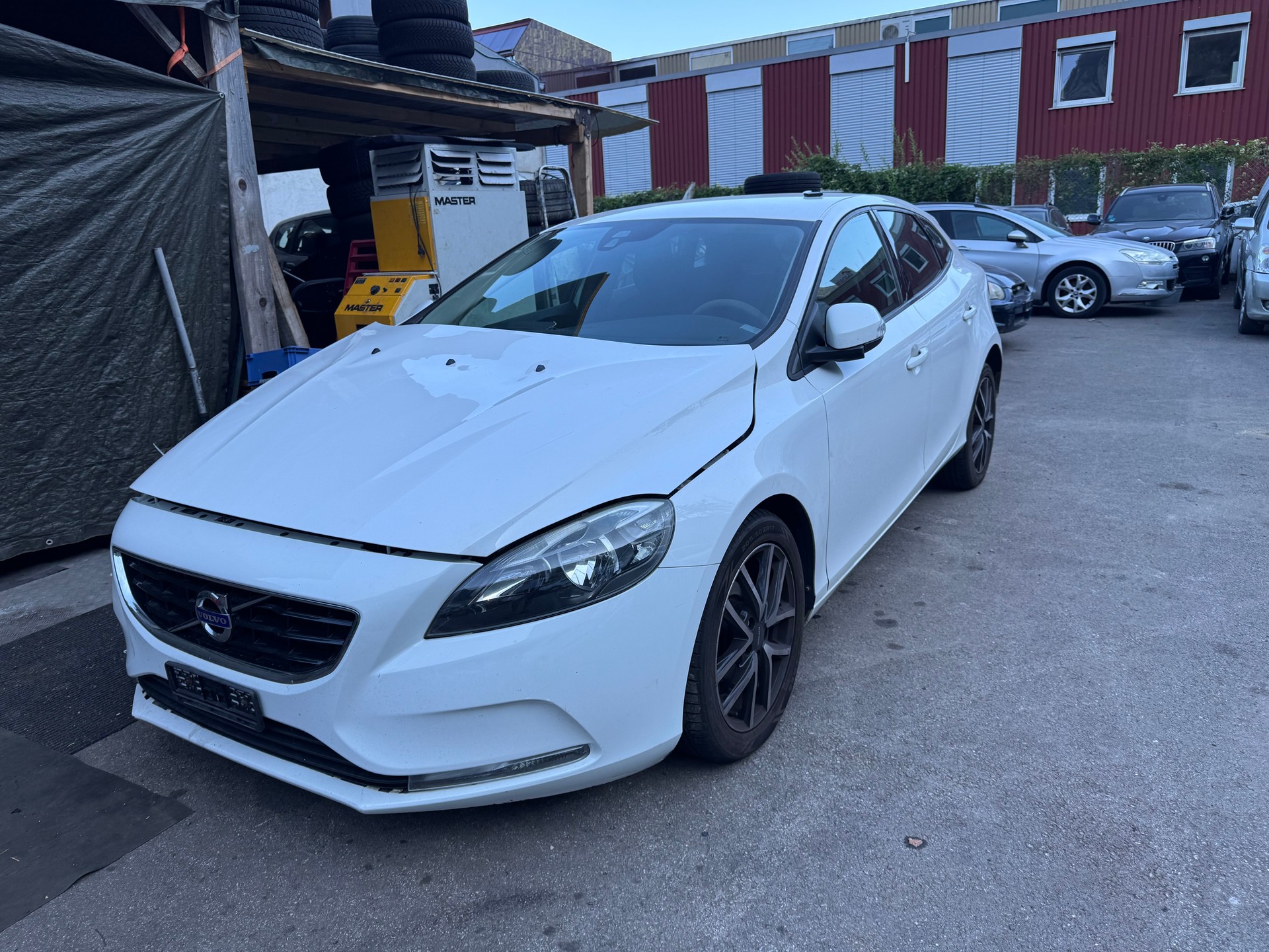 VOLVO V40 T2 Momentum