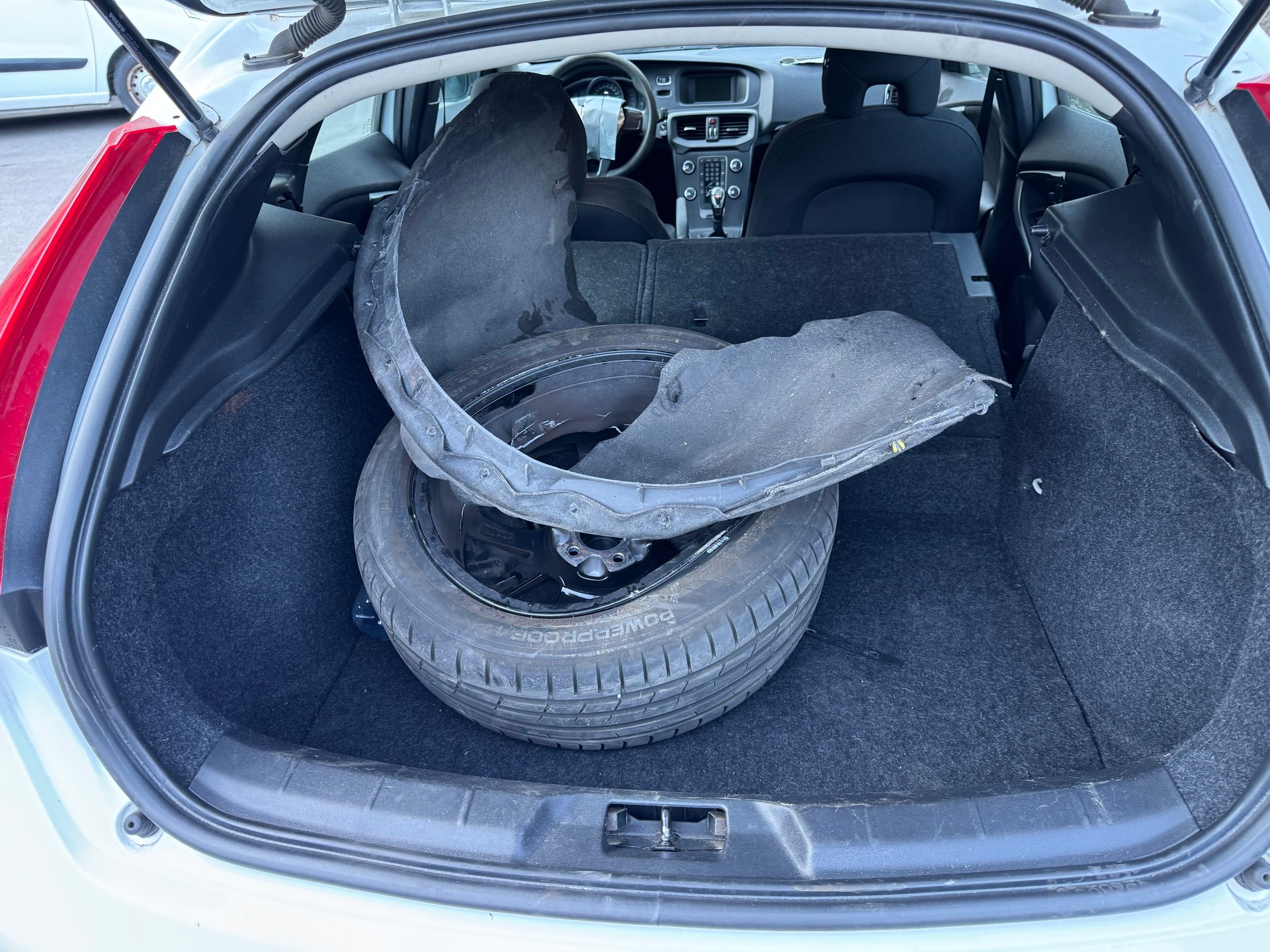 VOLVO V40 T2 Momentum-image-10
