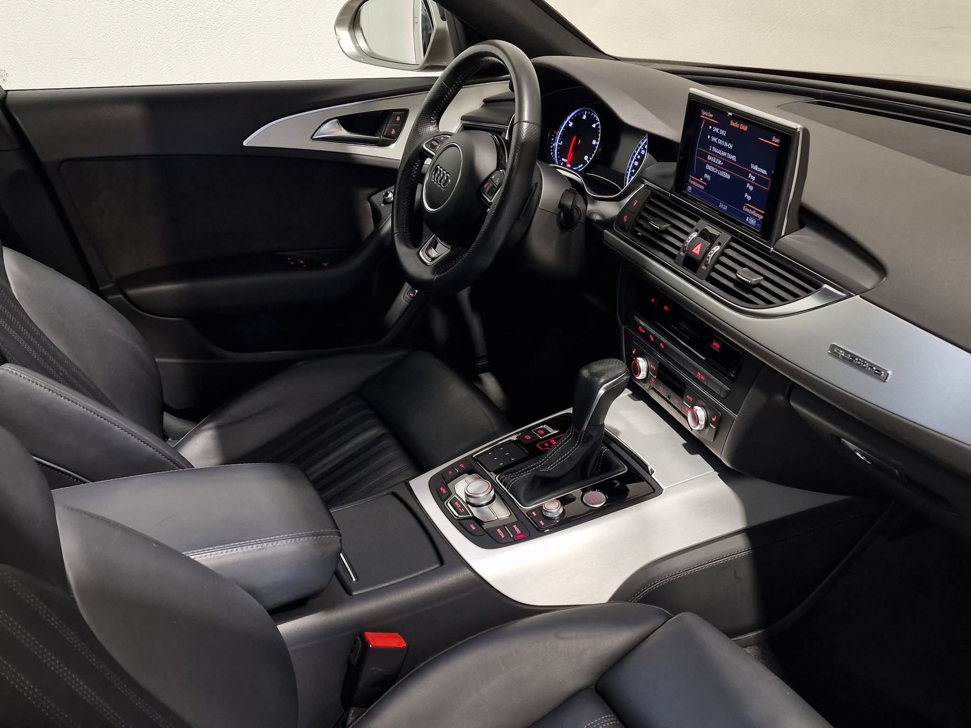 AUDI A6 Avant 3.0 TDI V6 quattro S-tronic-image-23