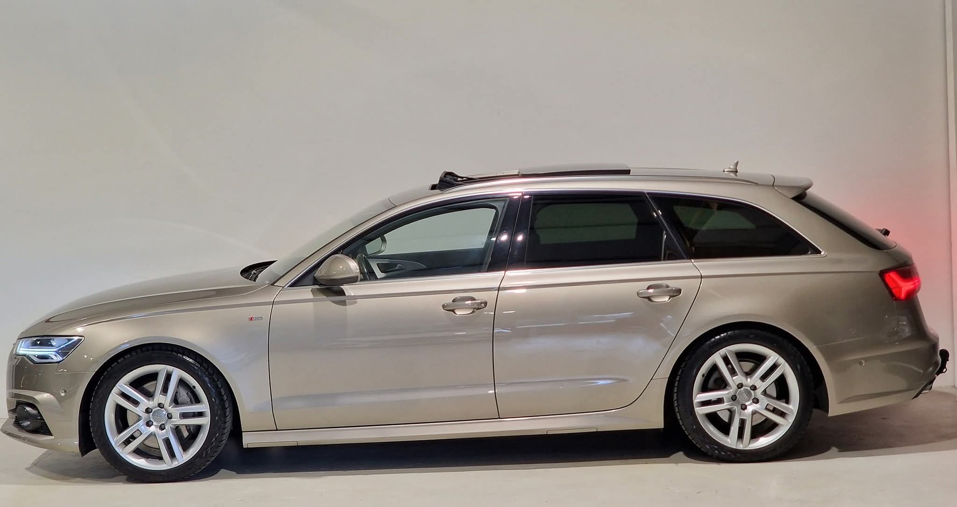 AUDI A6 Avant 3.0 TDI V6 quattro S-tronic-showroom-element-1