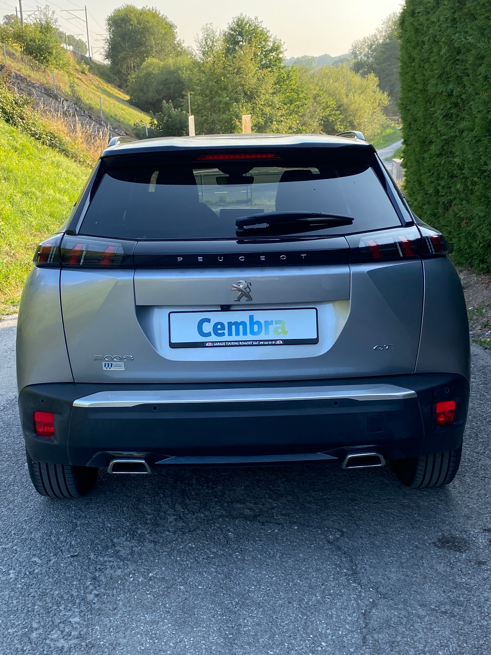 PEUGEOT 2008 1.2 PureTech GT Pack EAT8-showroom-element-2