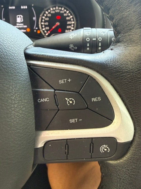 JEEP Renegade 1.4 Turbo Longitude-image-14