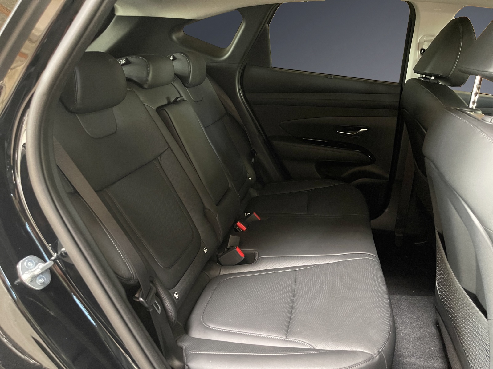 HYUNDAI Tucson 1.6 TGDI HEV Vertex 4WD Swiss Edition-image-11