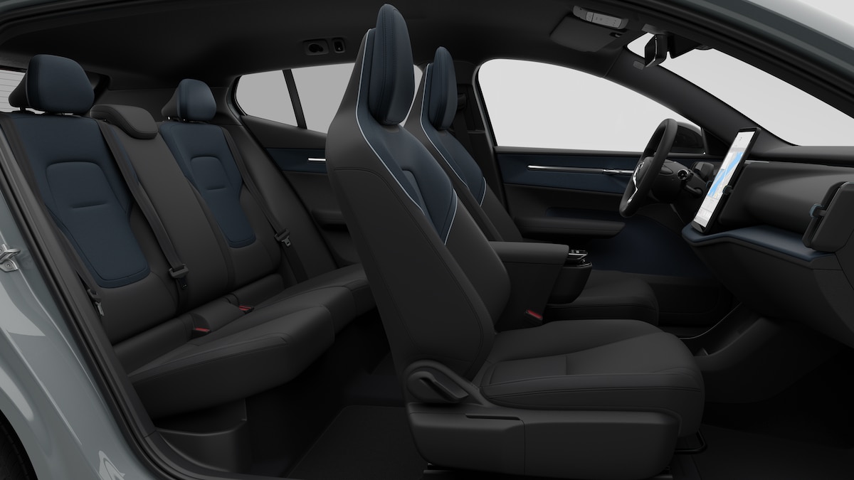 VOLVO EX 30 E60 Plus Swiss Black Edition-image-13