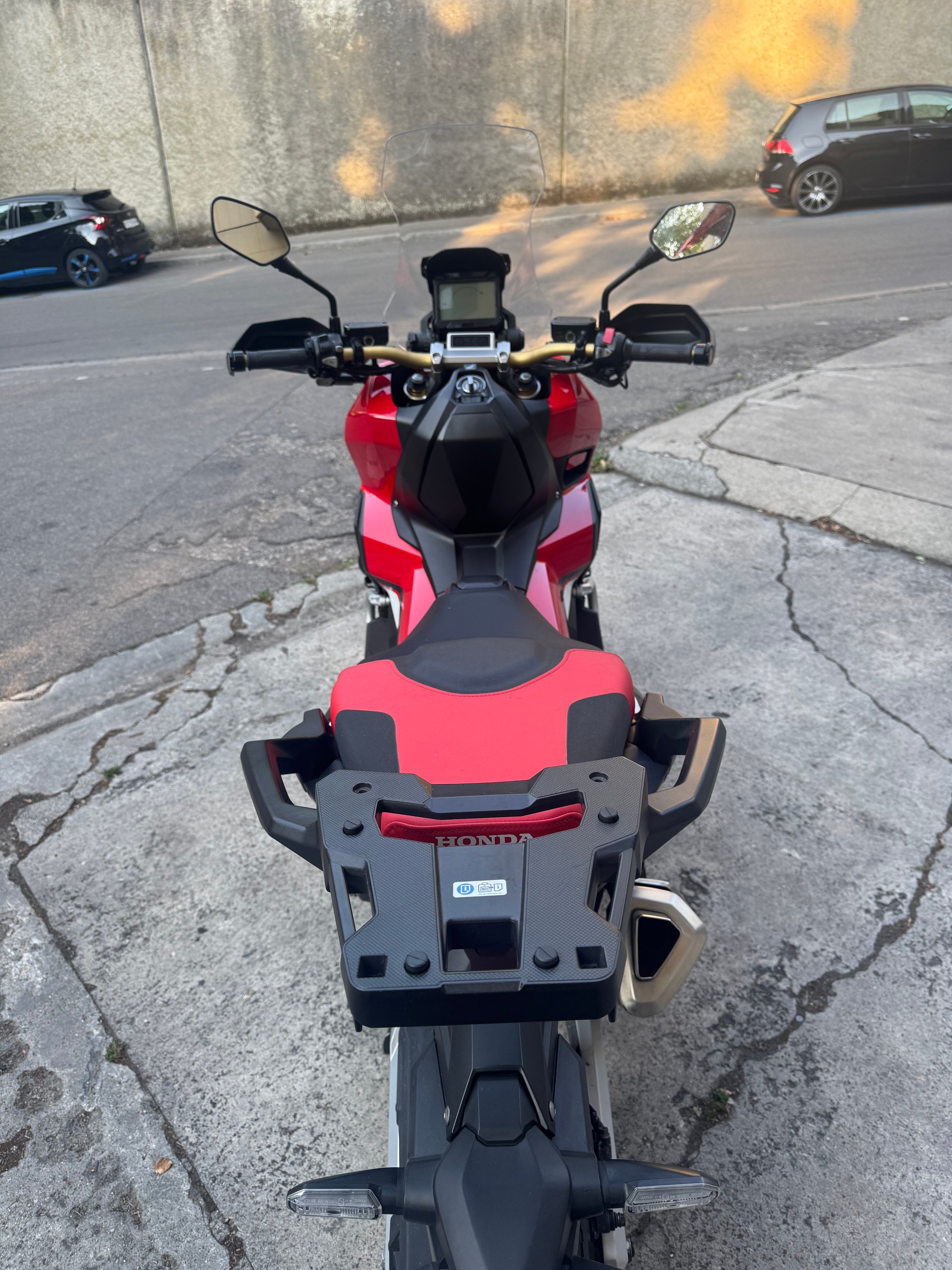 HONDA X-ADV 750 ABS-image-4