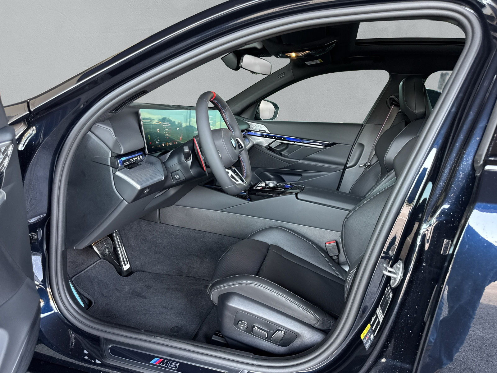 BMW M5 xDrive-image-11