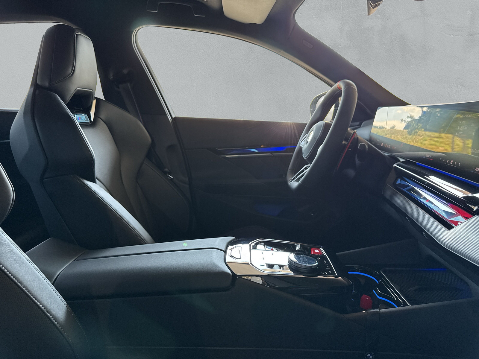 BMW M5 xDrive-image-13