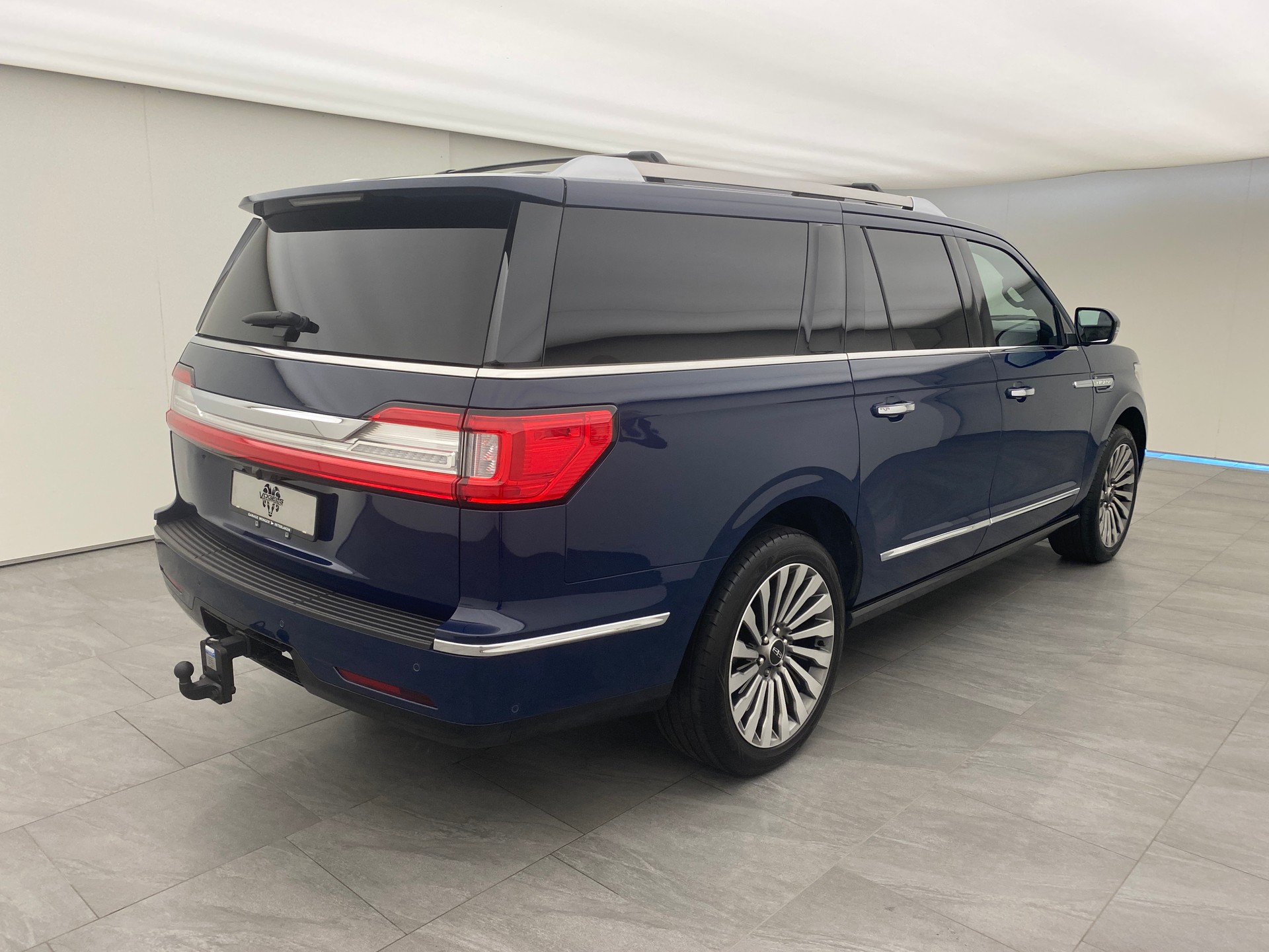 LINCOLN Navigator 3.5 Reserve-showroom-element-3