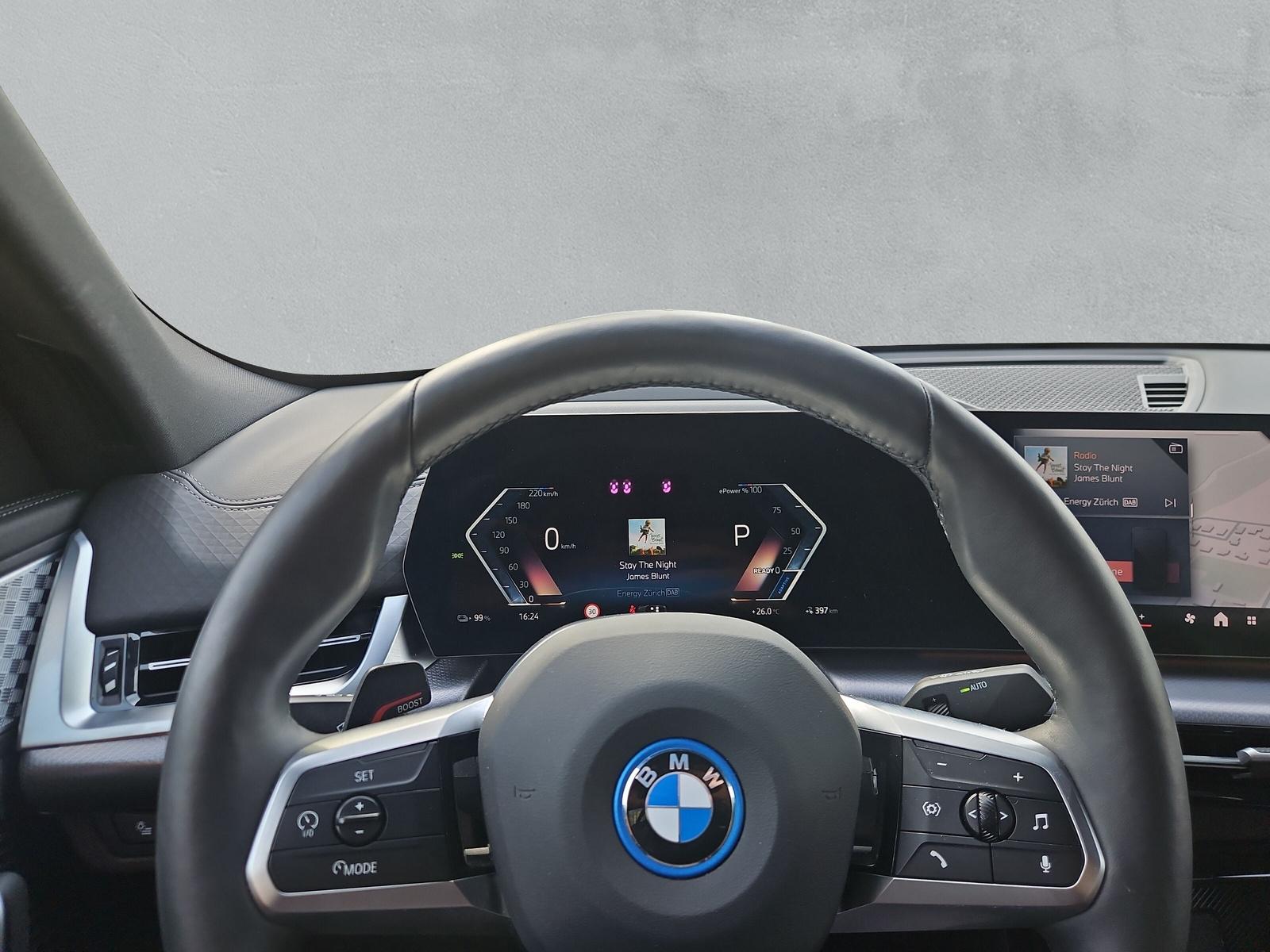 BMW iX2 30 Sport M Pro xDrive U10 (CH)-image-22