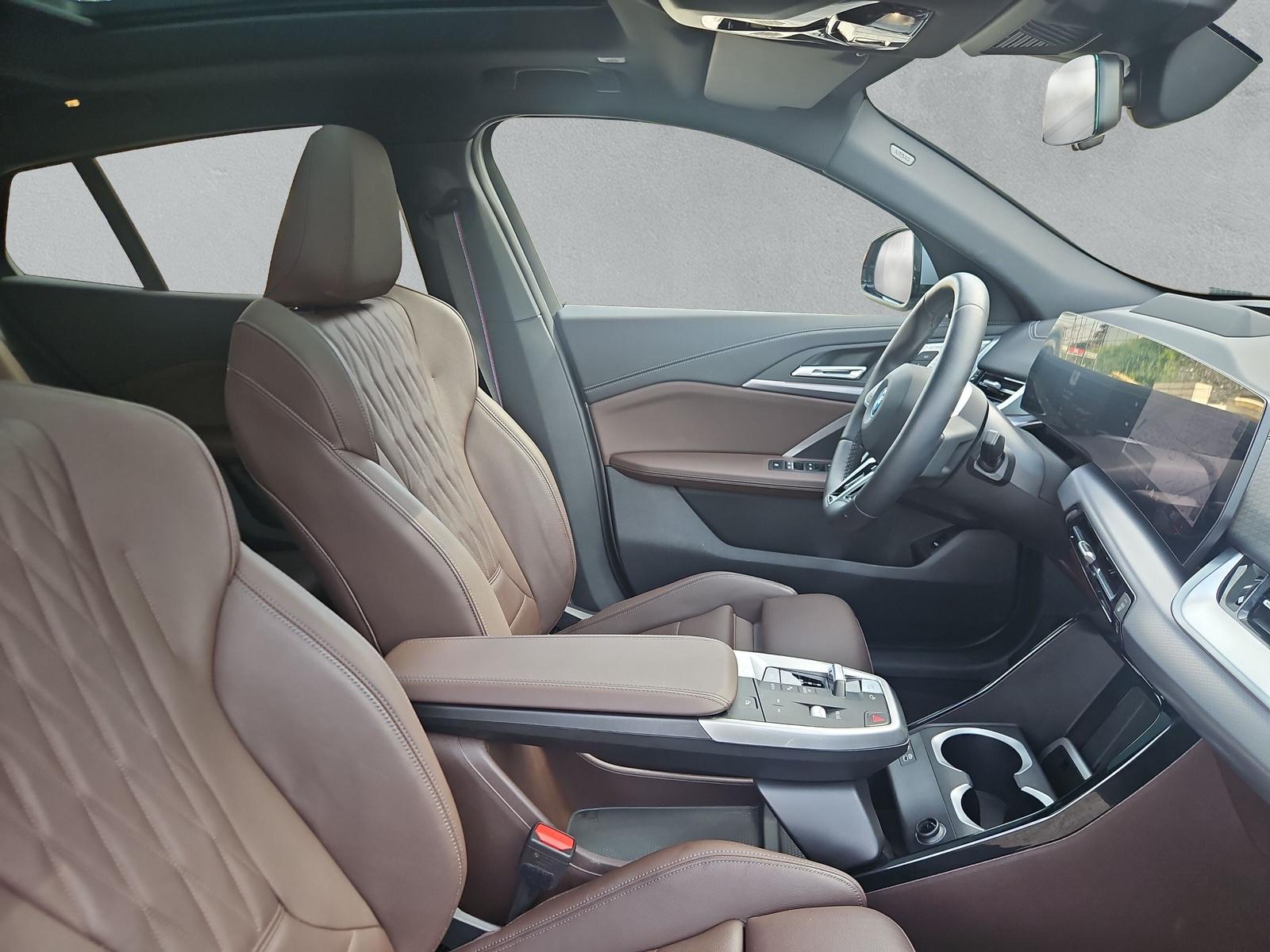 BMW iX2 30 Sport M Pro xDrive U10 (CH)-image-12