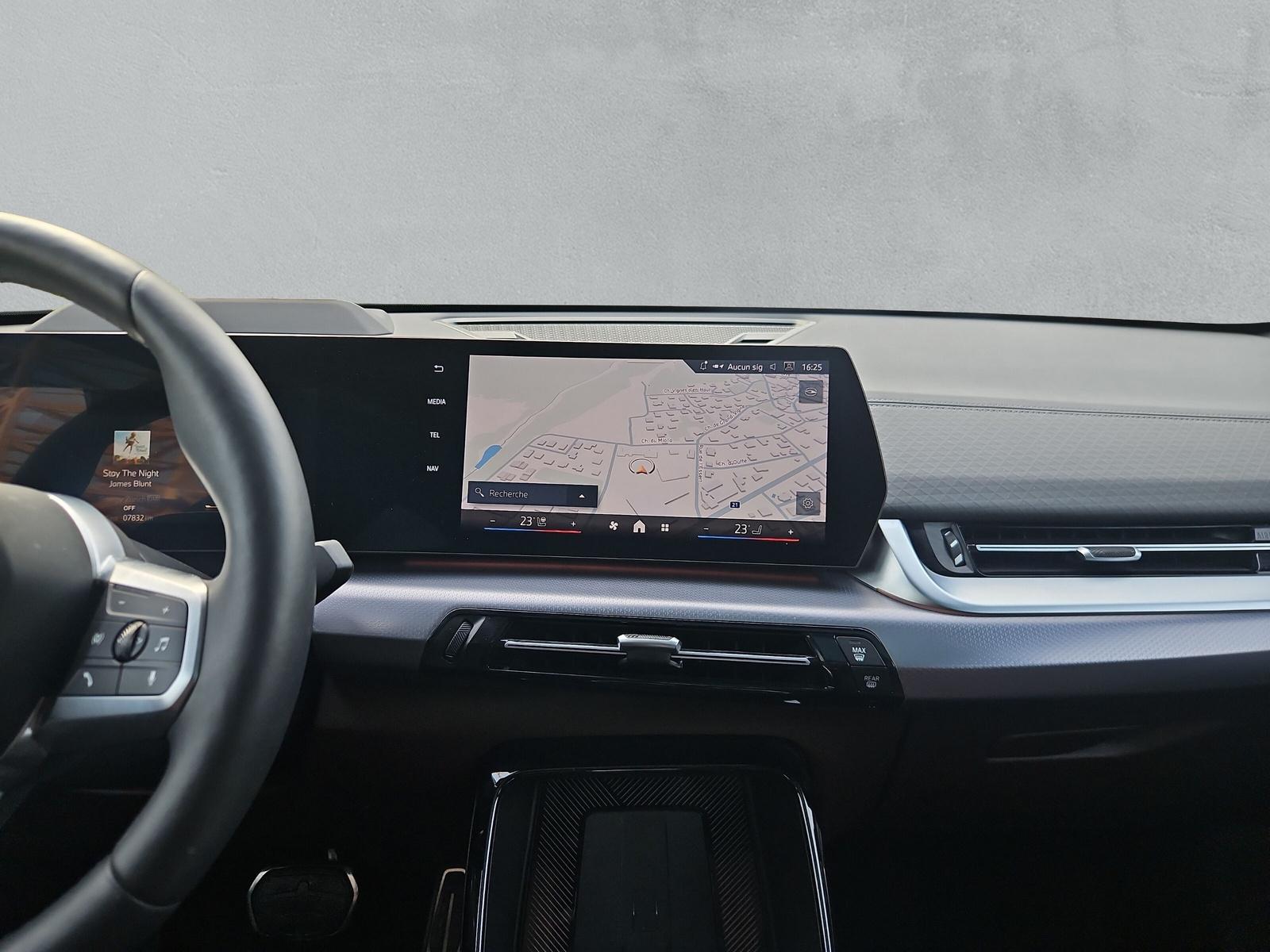 BMW iX2 30 Sport M Pro xDrive U10 (CH)-image-18