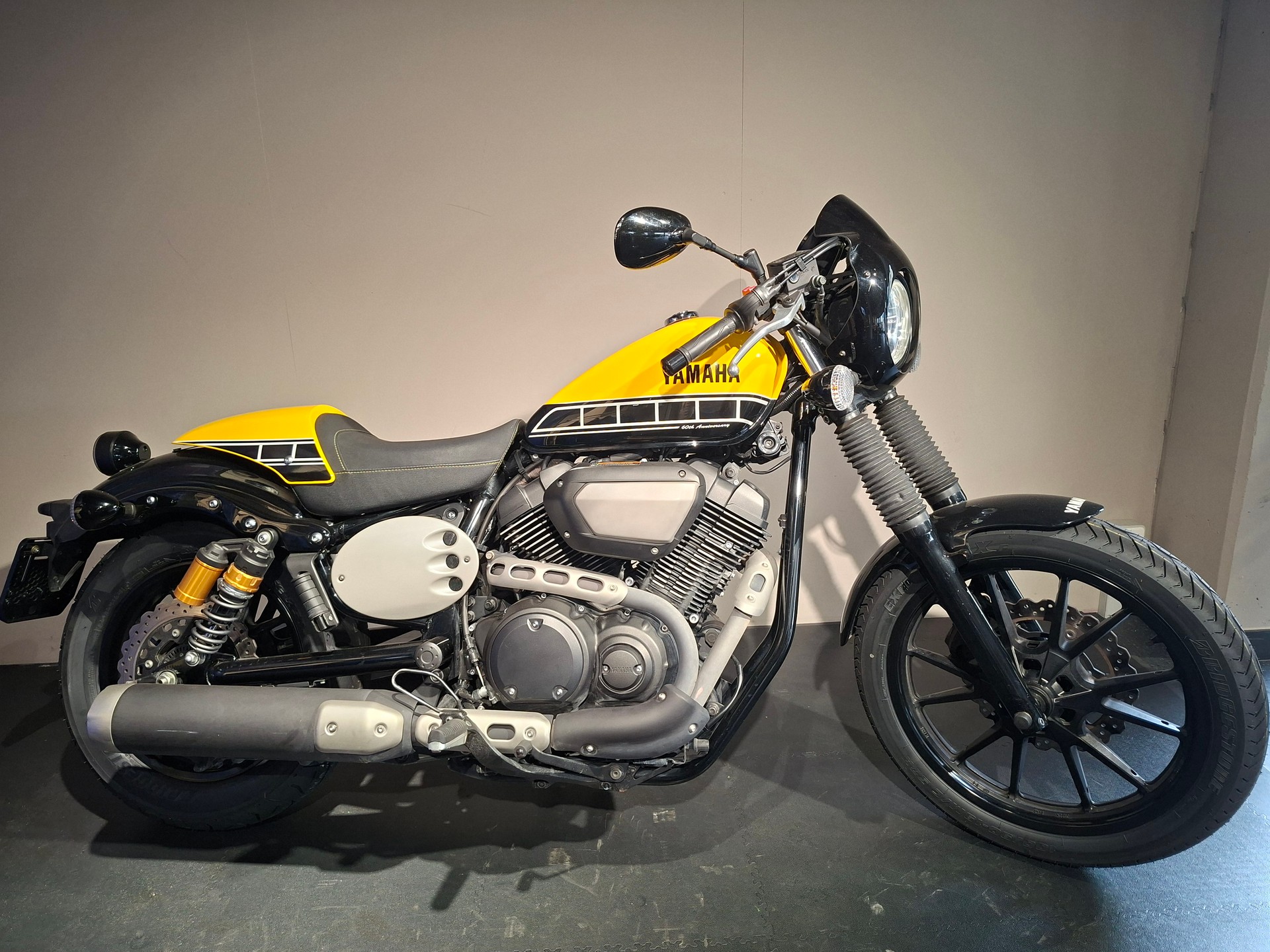 YAMAHA XV 950