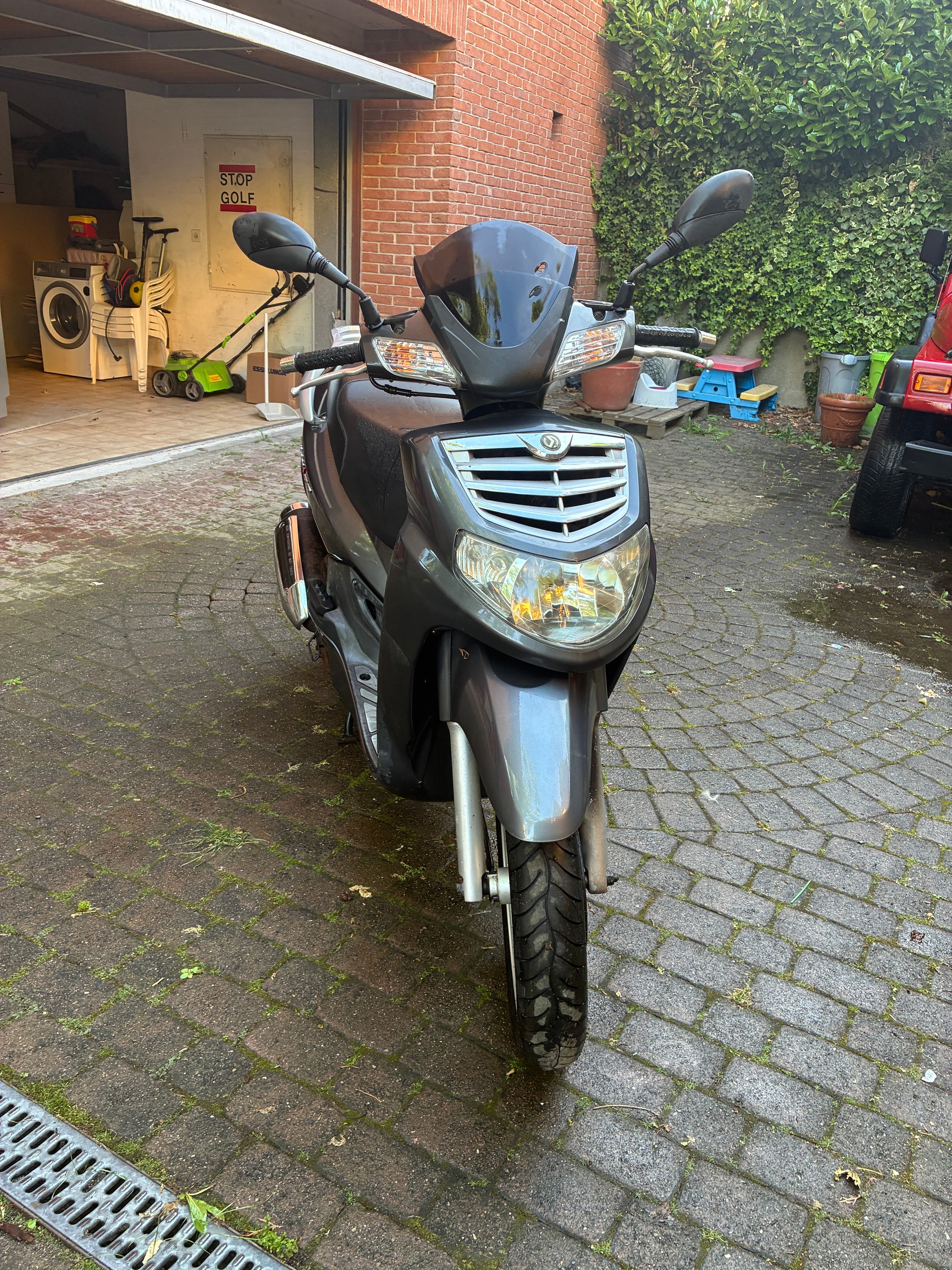 SYM HD 200-image-3