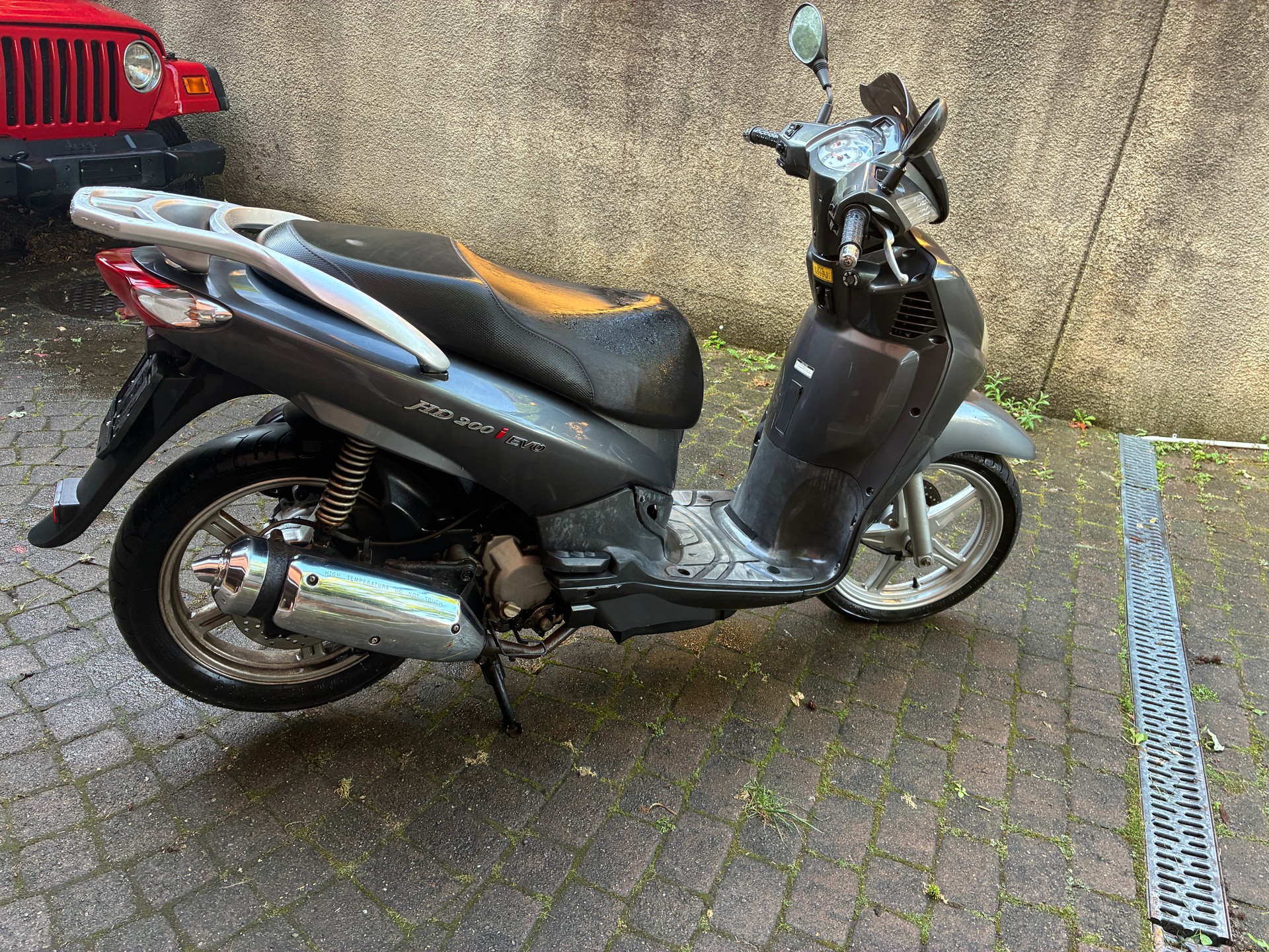 SYM HD 200-image-1