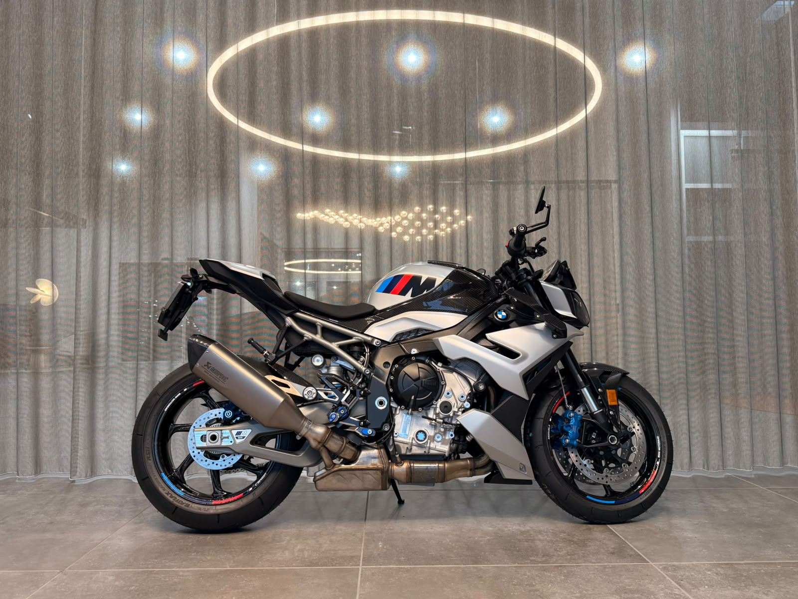 BMW M 1000 R