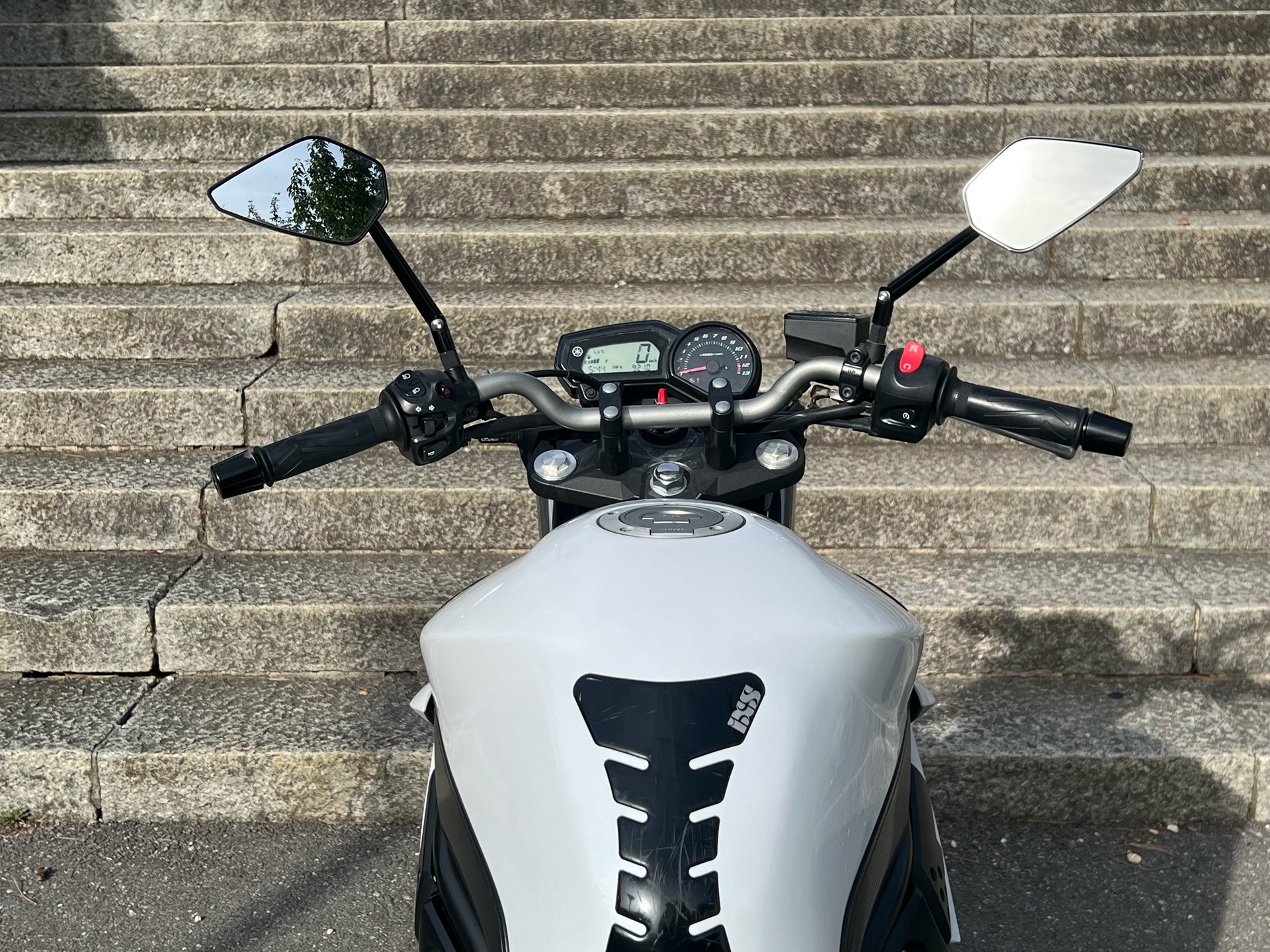 YAMAHA XJ 6-image-10