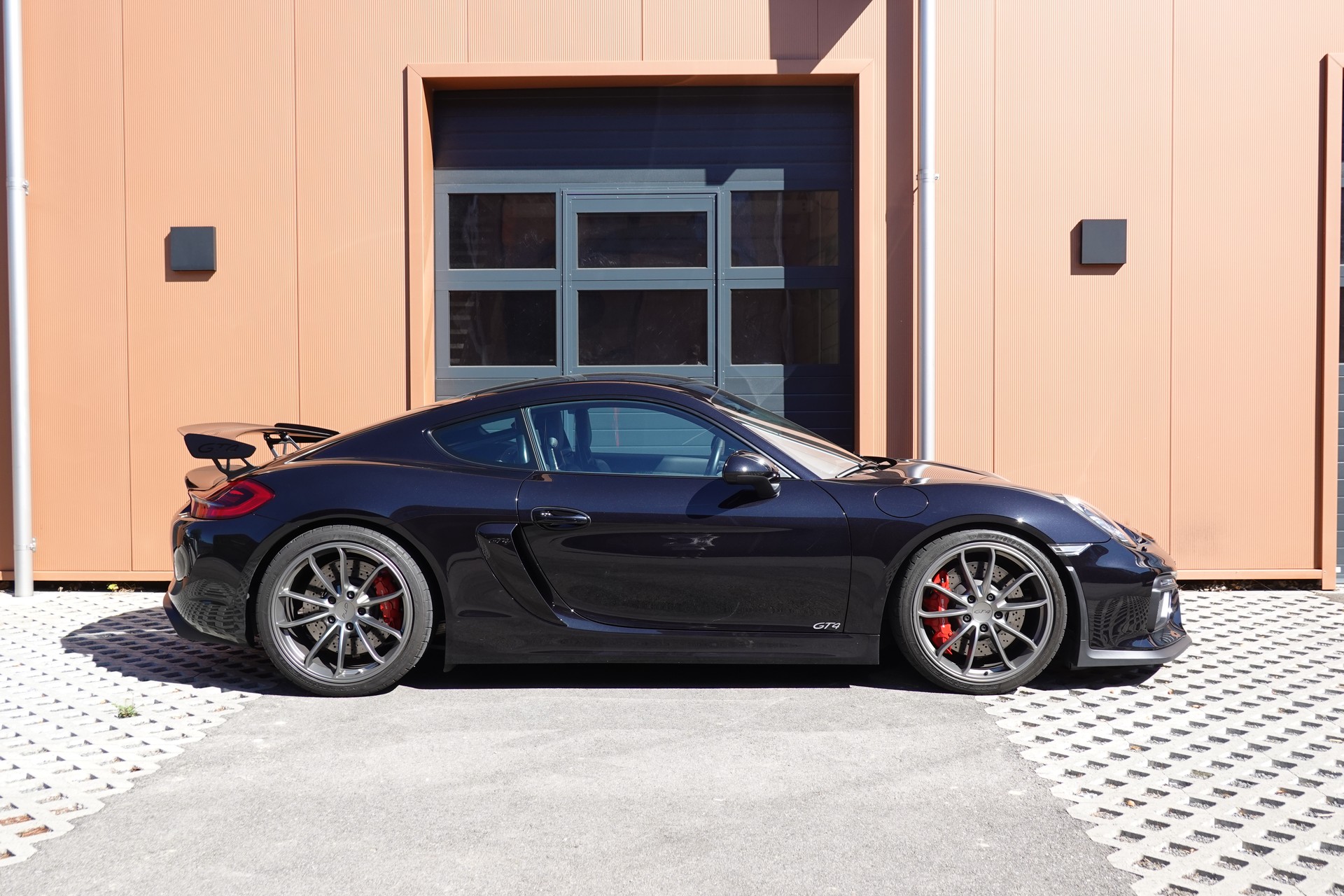 PORSCHE Cayman GT4 - "CH Auto * Porsche Approved 05.28 * Pack Clubsport * Pack Sport Chrono * Sièges 918 * Alcantara * Phares LED"-showroom-element-3