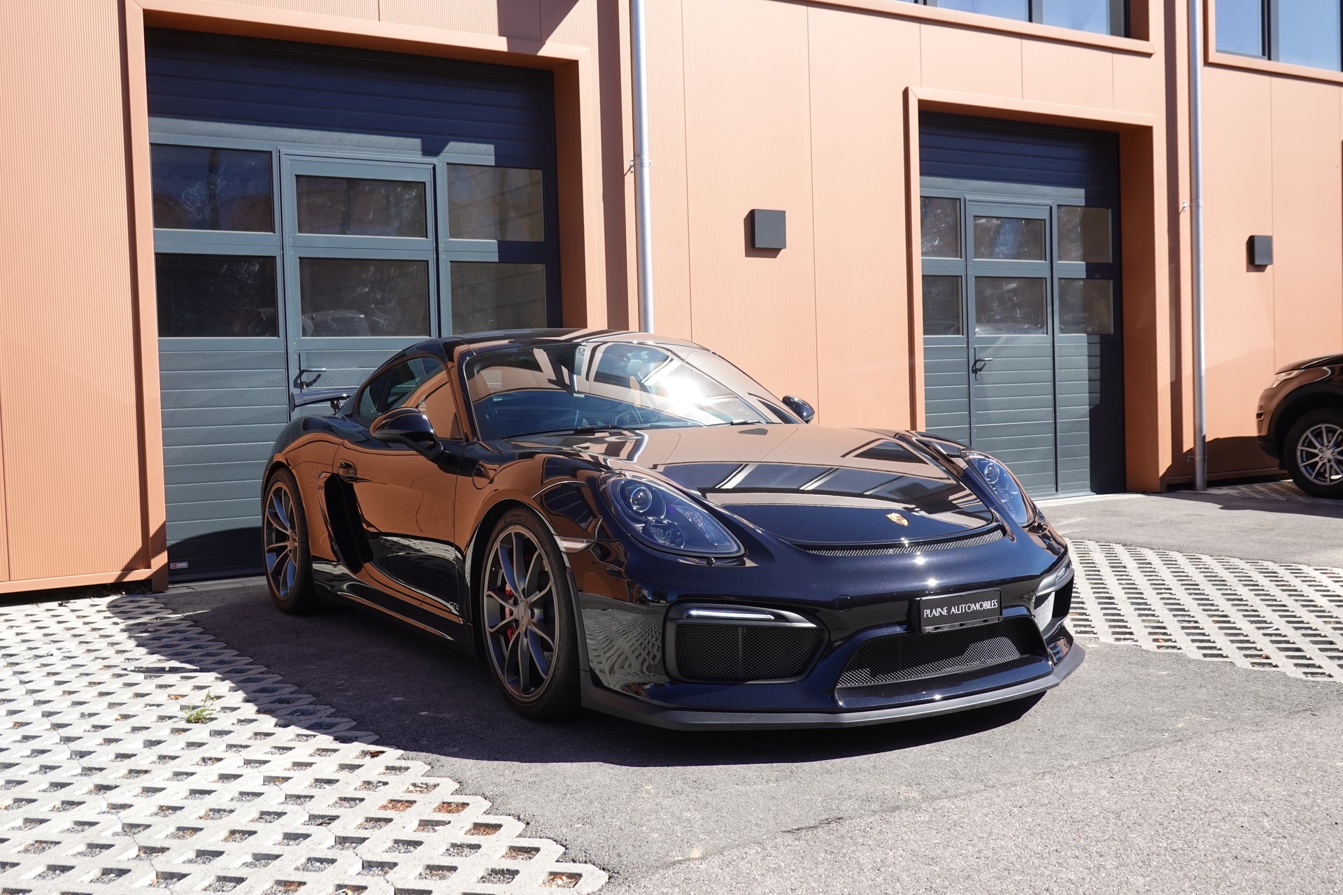PORSCHE Cayman GT4 - "CH Auto * Porsche Approved 05.28 * Pack Clubsport * Pack Sport Chrono * Sièges 918 * Alcantara * Phares LED"-showroom-element-2
