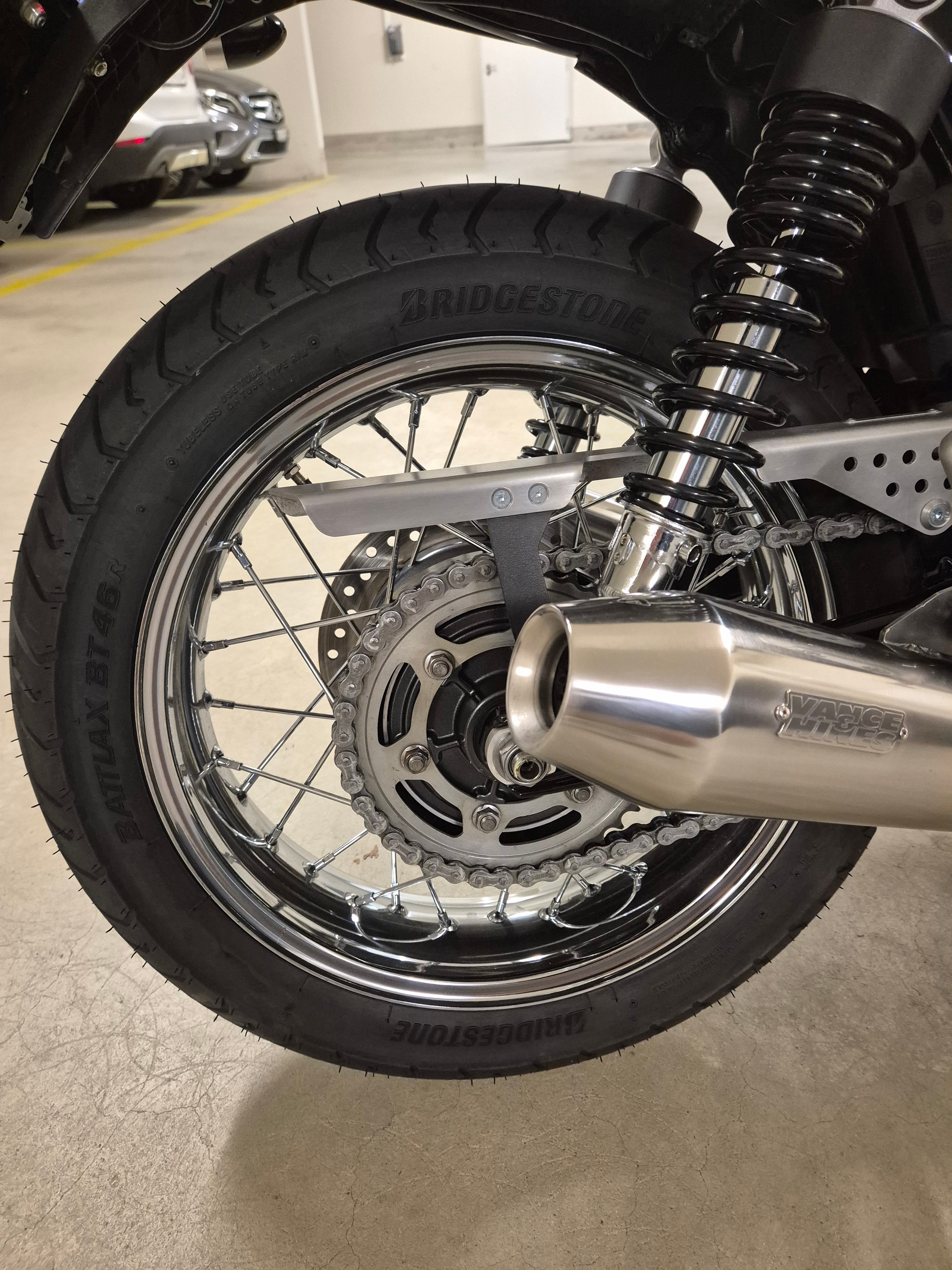 TRIUMPH Street Twin 900 i-image-5