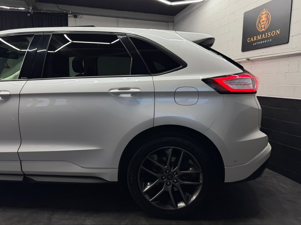 FORD Edge 2.0 TDCi Sport 4WD PowerShift | Panorama Dach | CH-Auto | Anhängerkupplung | Rückfahrkamera-showroom-element-3