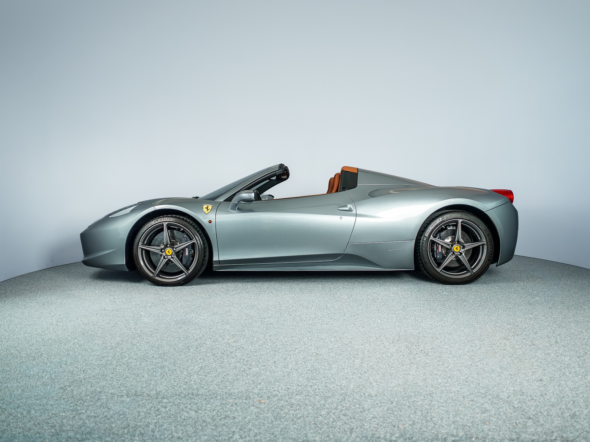 FERRARI 458 Spider Italia 4.5 V8-showroom-element-2