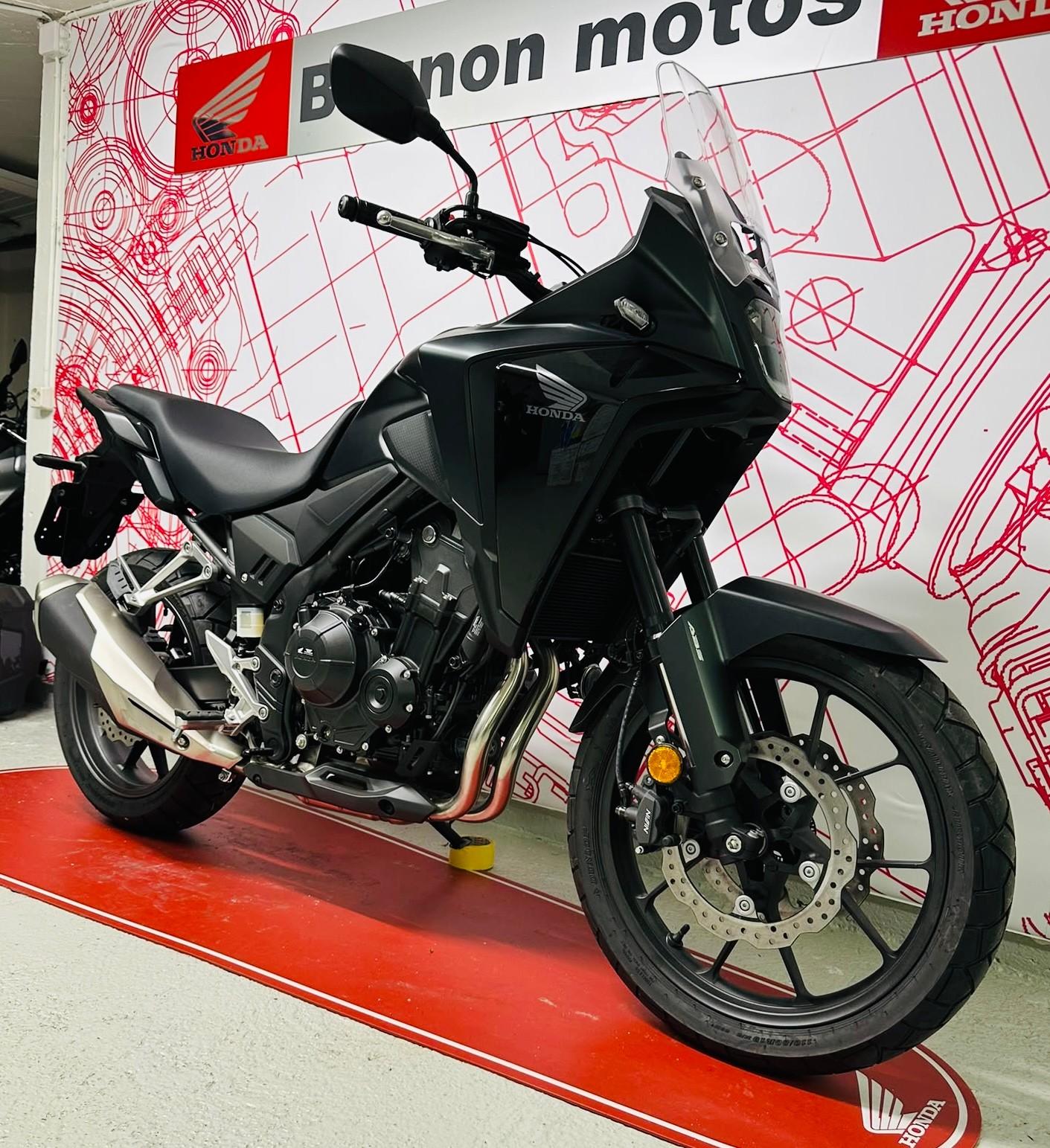 HONDA CB 500 X-showroom-element-1