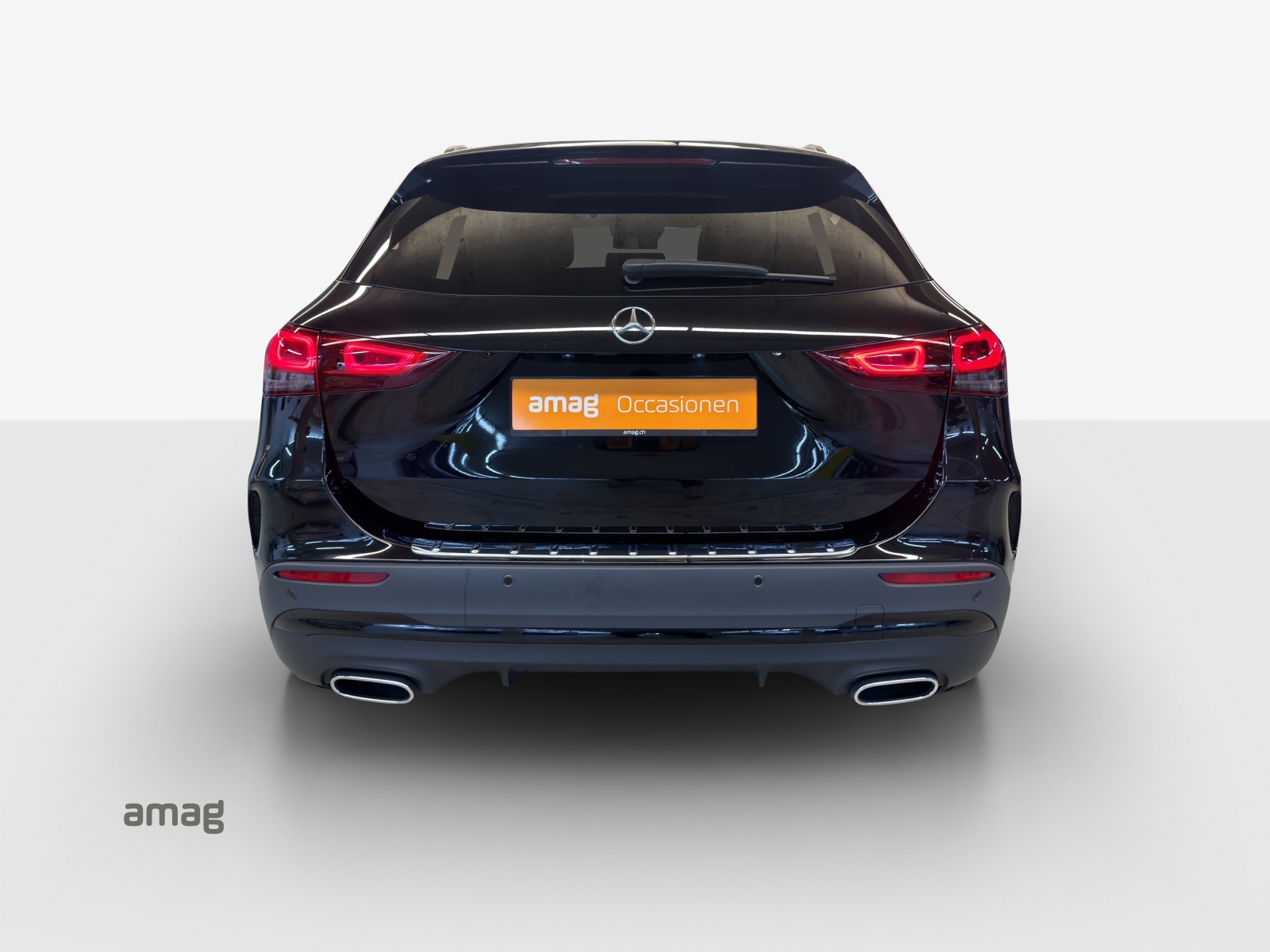 MERCEDES-BENZ GLA 250 4Matic AMG Line 8G-DCT-showroom-element-3