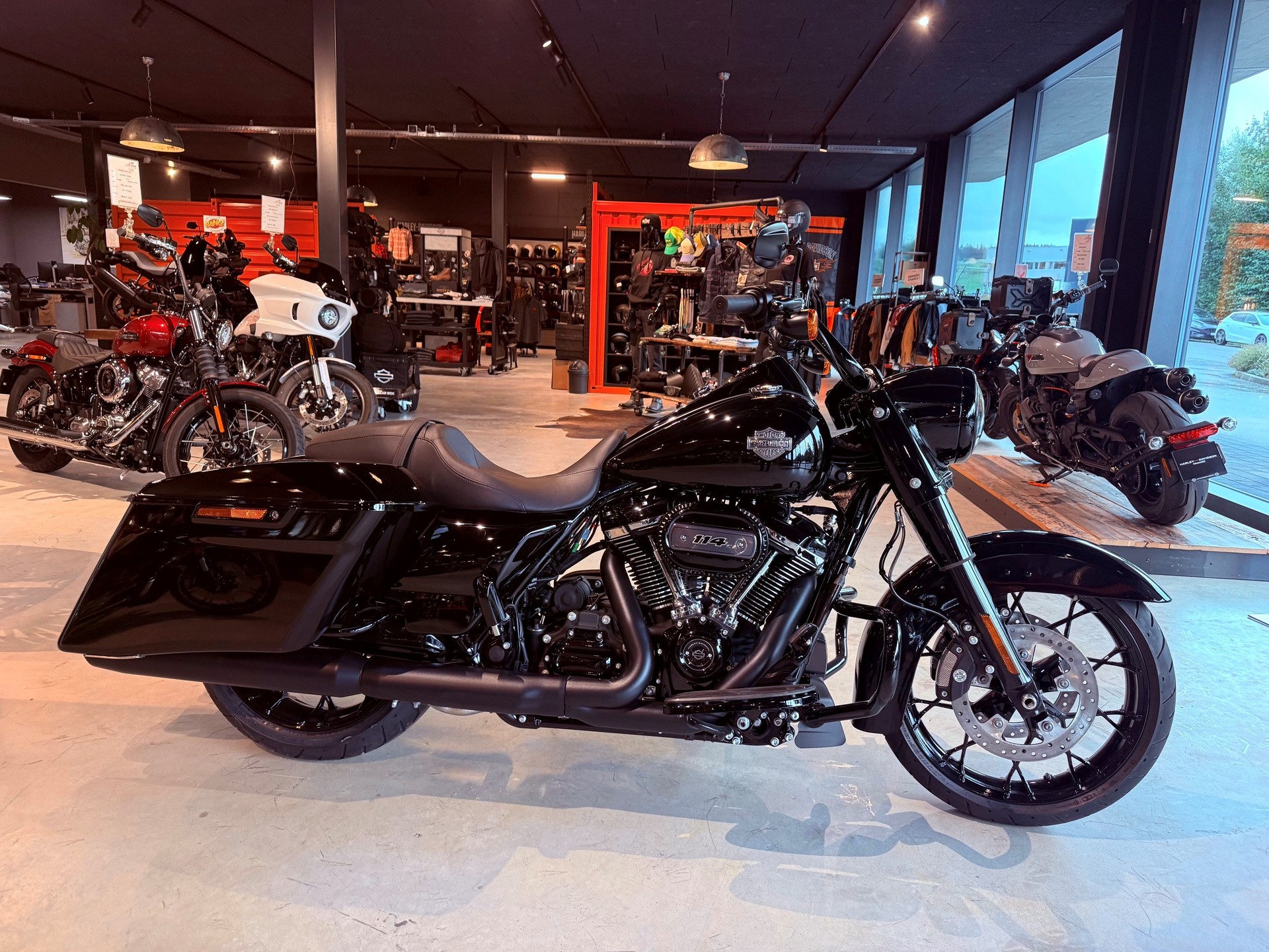 HARLEY-DAVIDSON FLHRXS Road King Special 114