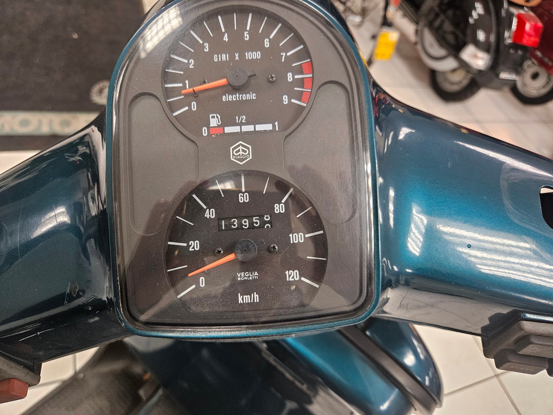 PIAGGIO Vespa Cosa 125-image-2