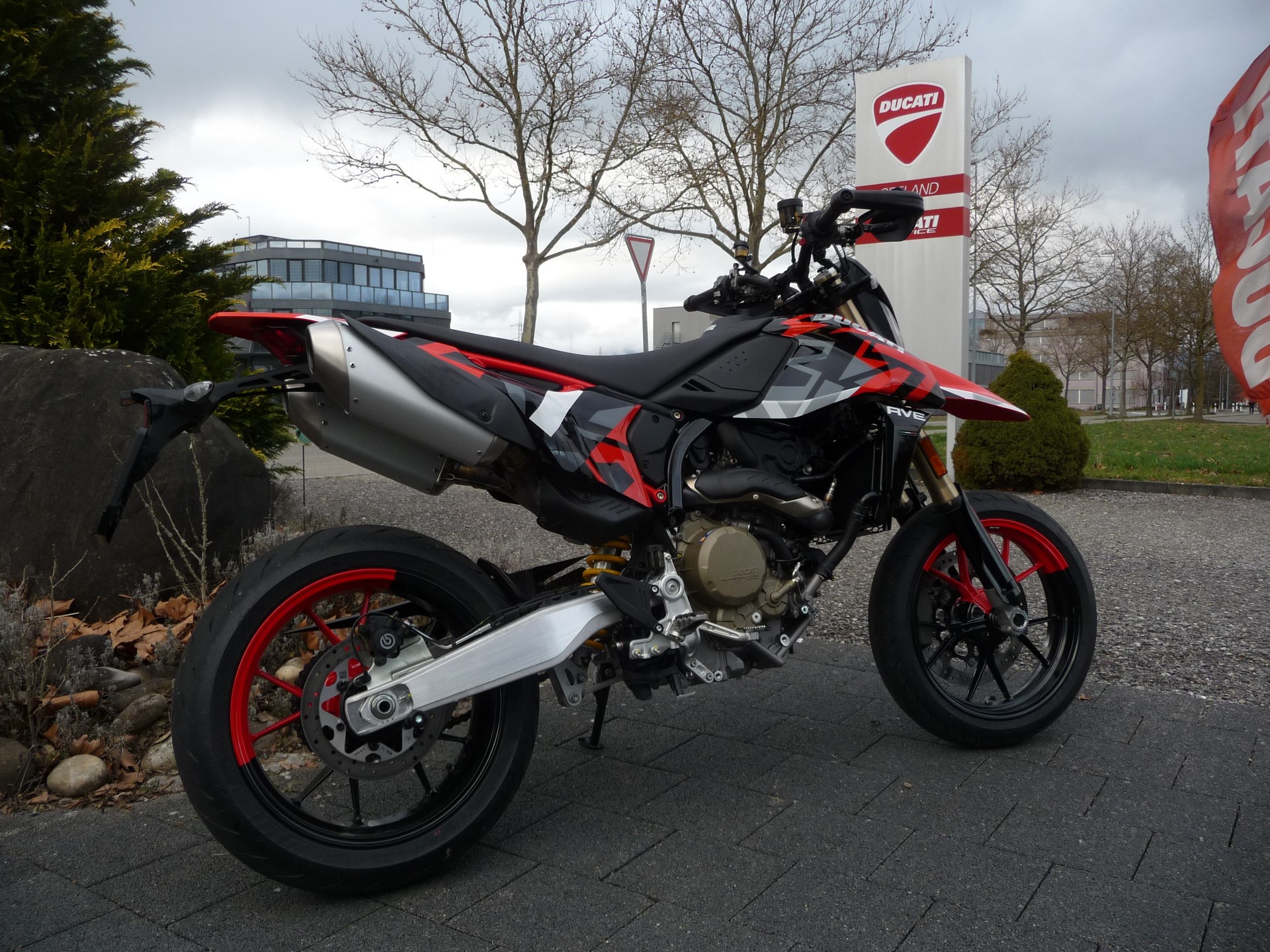 DUCATI Hypermotard 698 Mono RVE-image-3